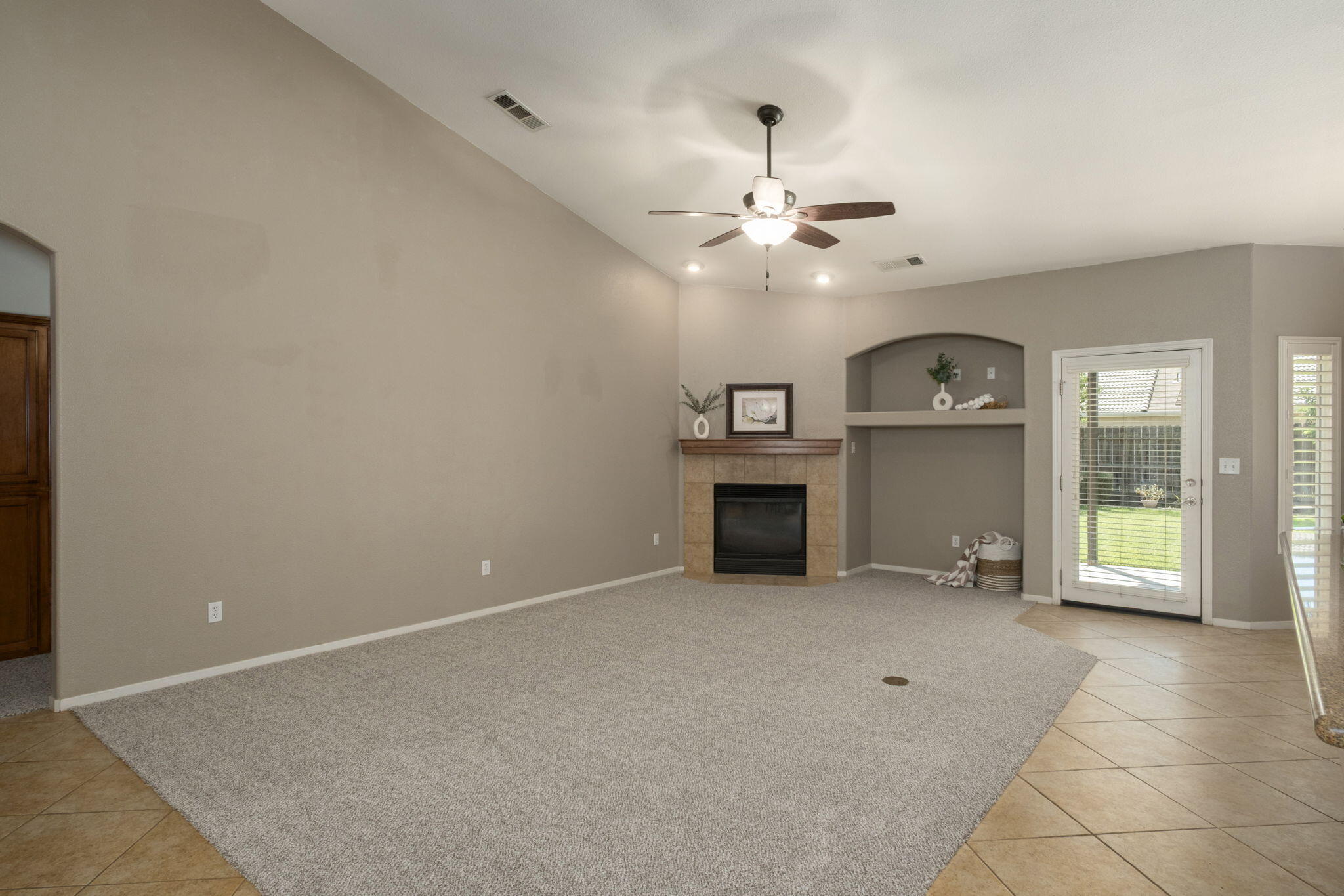 2717 W Wren Ave, Visalia, CA 93291
