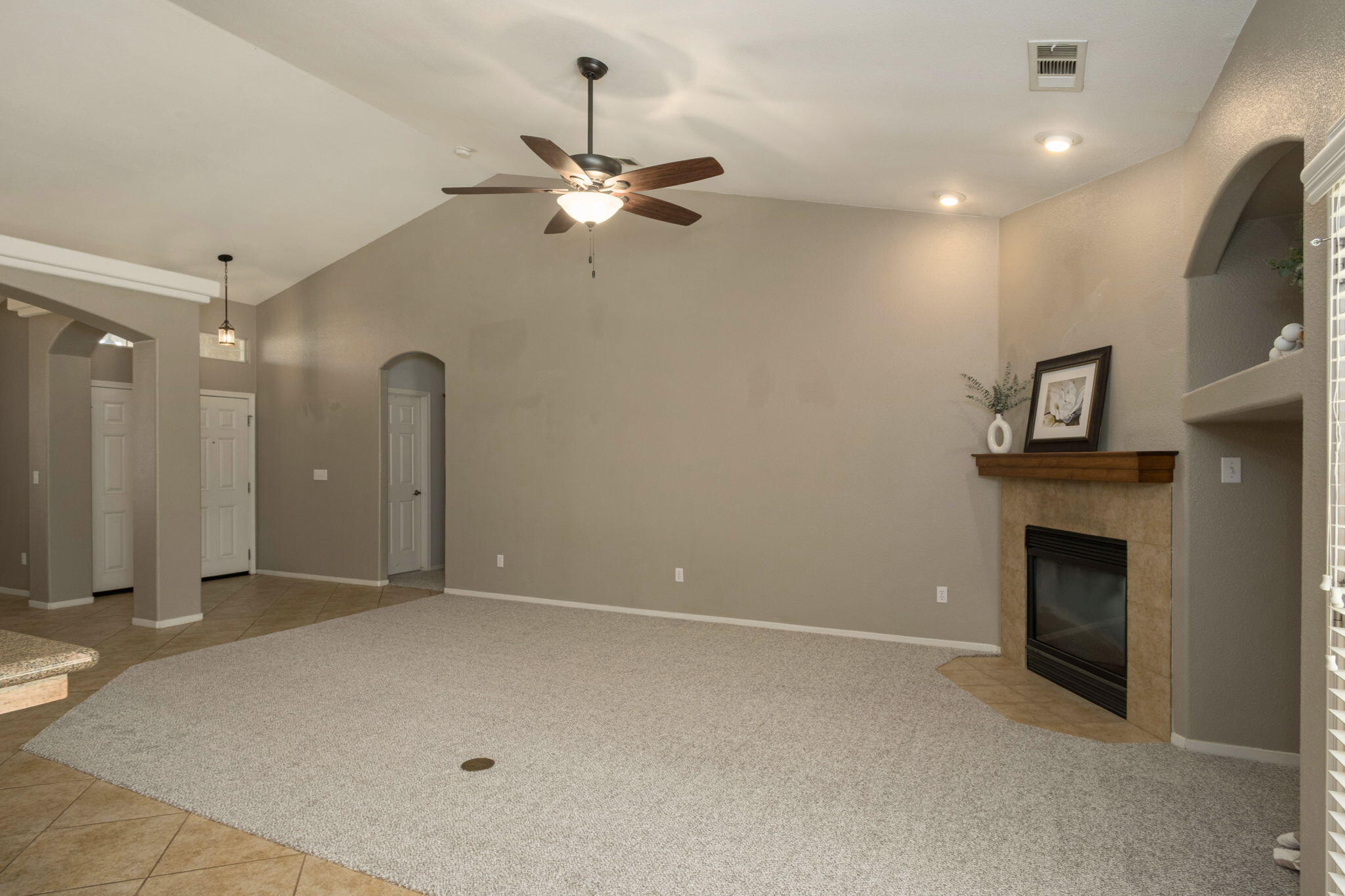 2717 W Wren Ave, Visalia, CA 93291