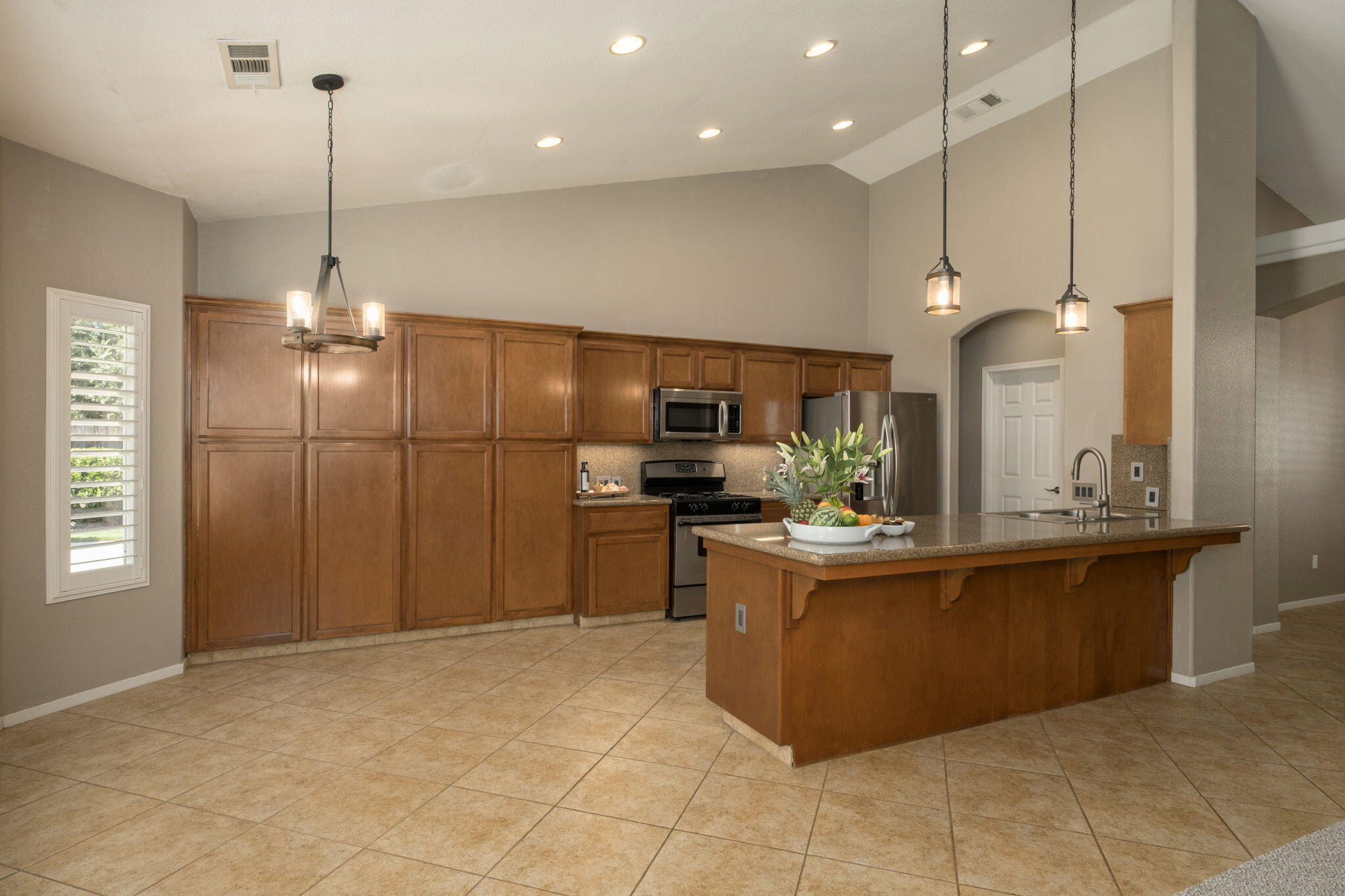 2717 W Wren Ave, Visalia, CA 93291