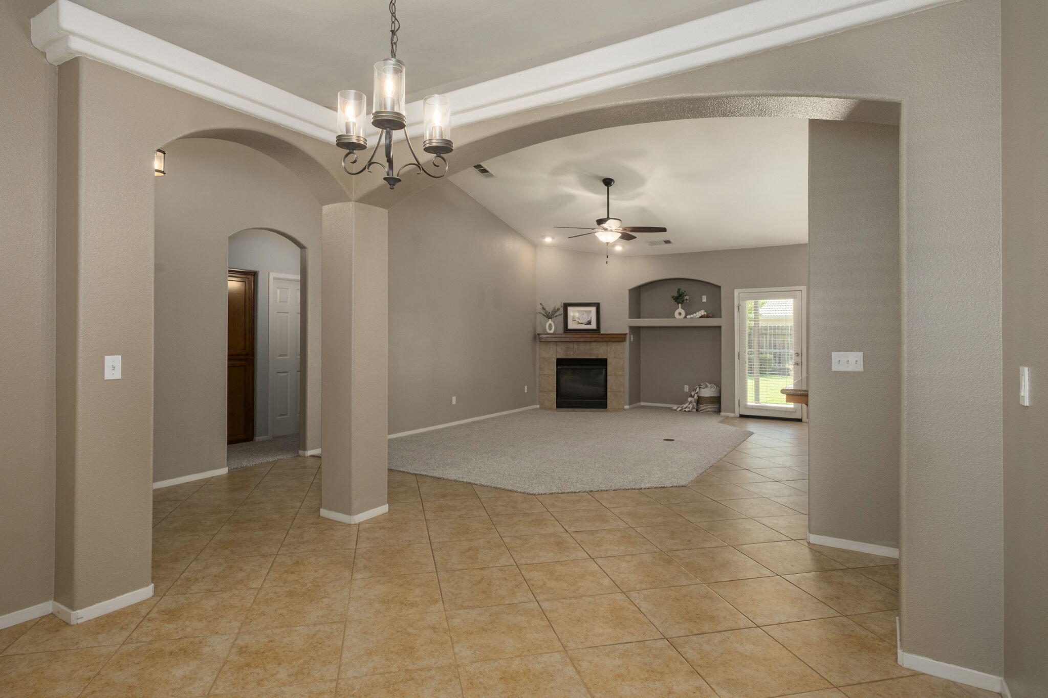 2717 W Wren Ave, Visalia, CA 93291