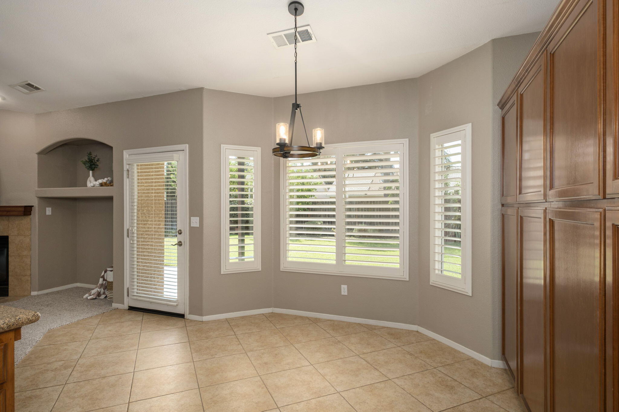 2717 W Wren Ave, Visalia, CA 93291
