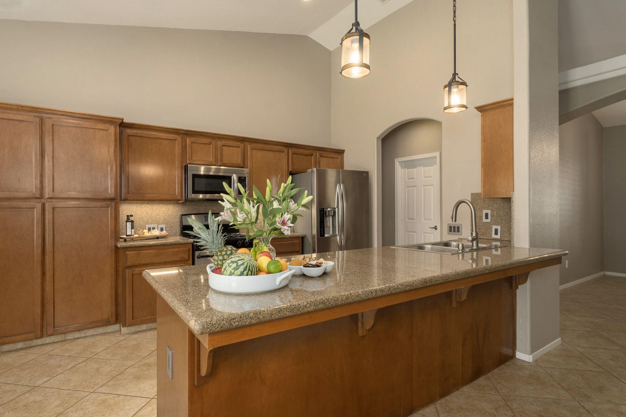 2717 W Wren Ave, Visalia, CA 93291