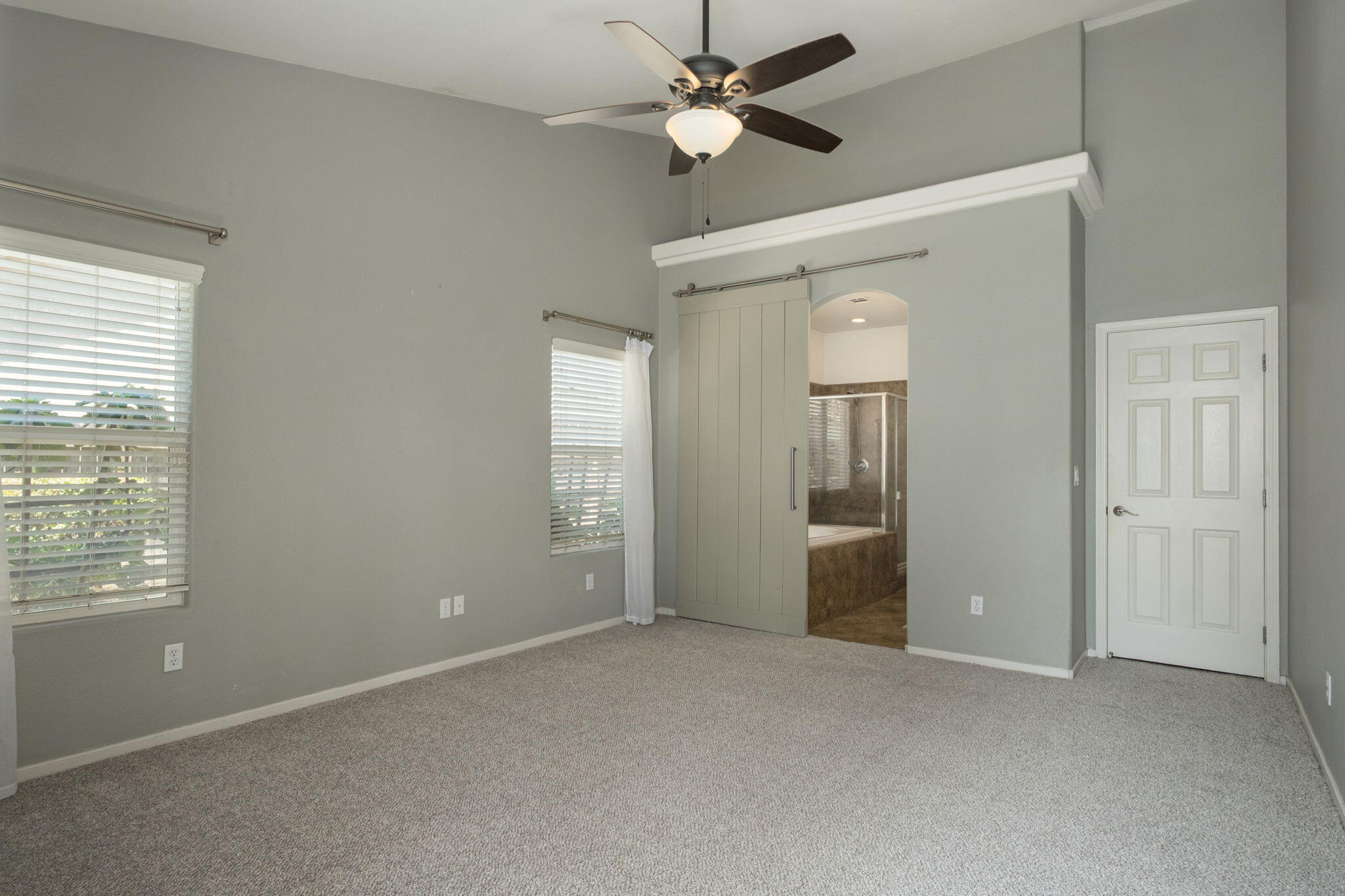 2717 W Wren Ave, Visalia, CA 93291