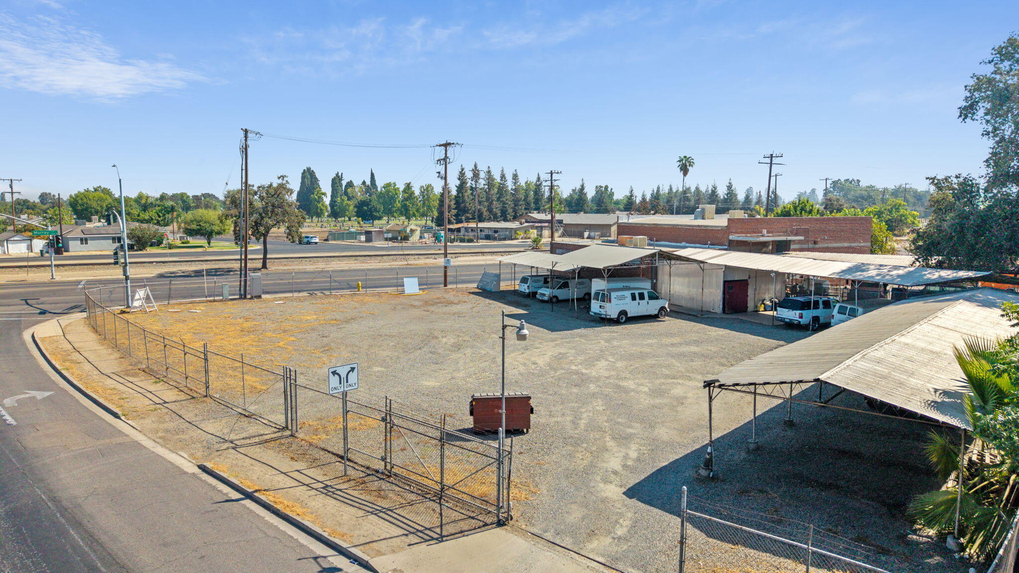 1417 W Murray Ave, Visalia, CA 93291