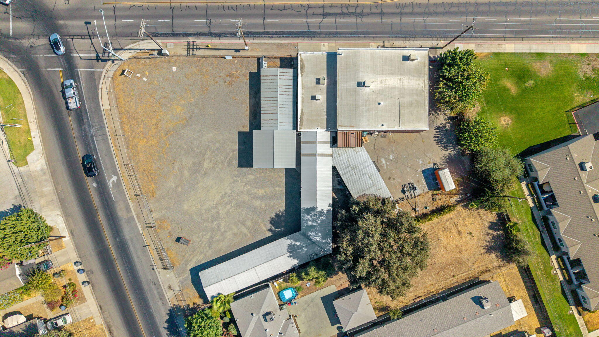 1417 W Murray Ave, Visalia, CA 93291