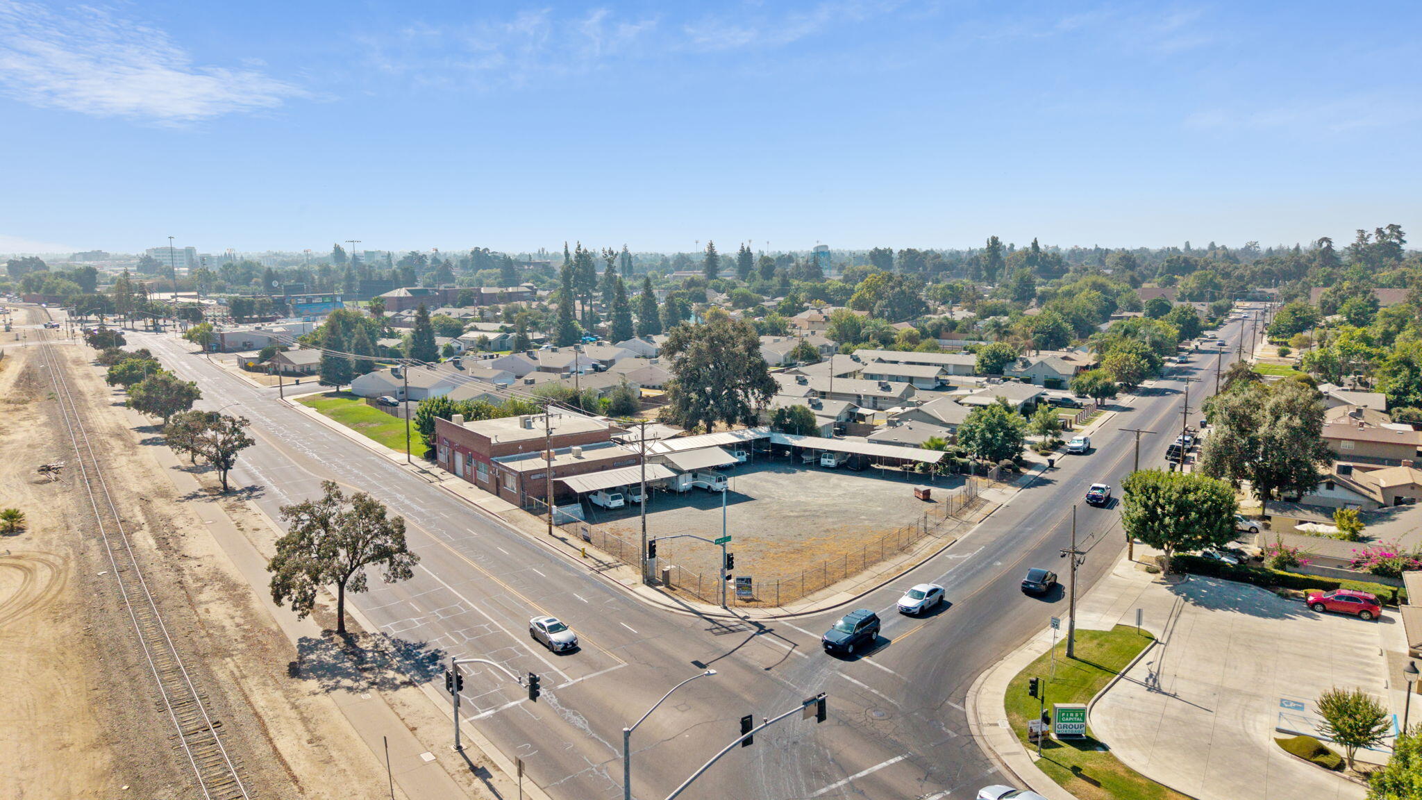 1417 W Murray Ave, Visalia, CA 93291