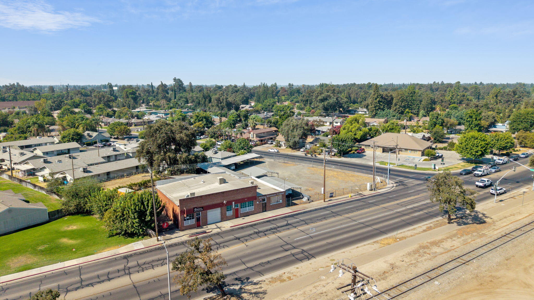 1417 W Murray Ave, Visalia, CA 93291