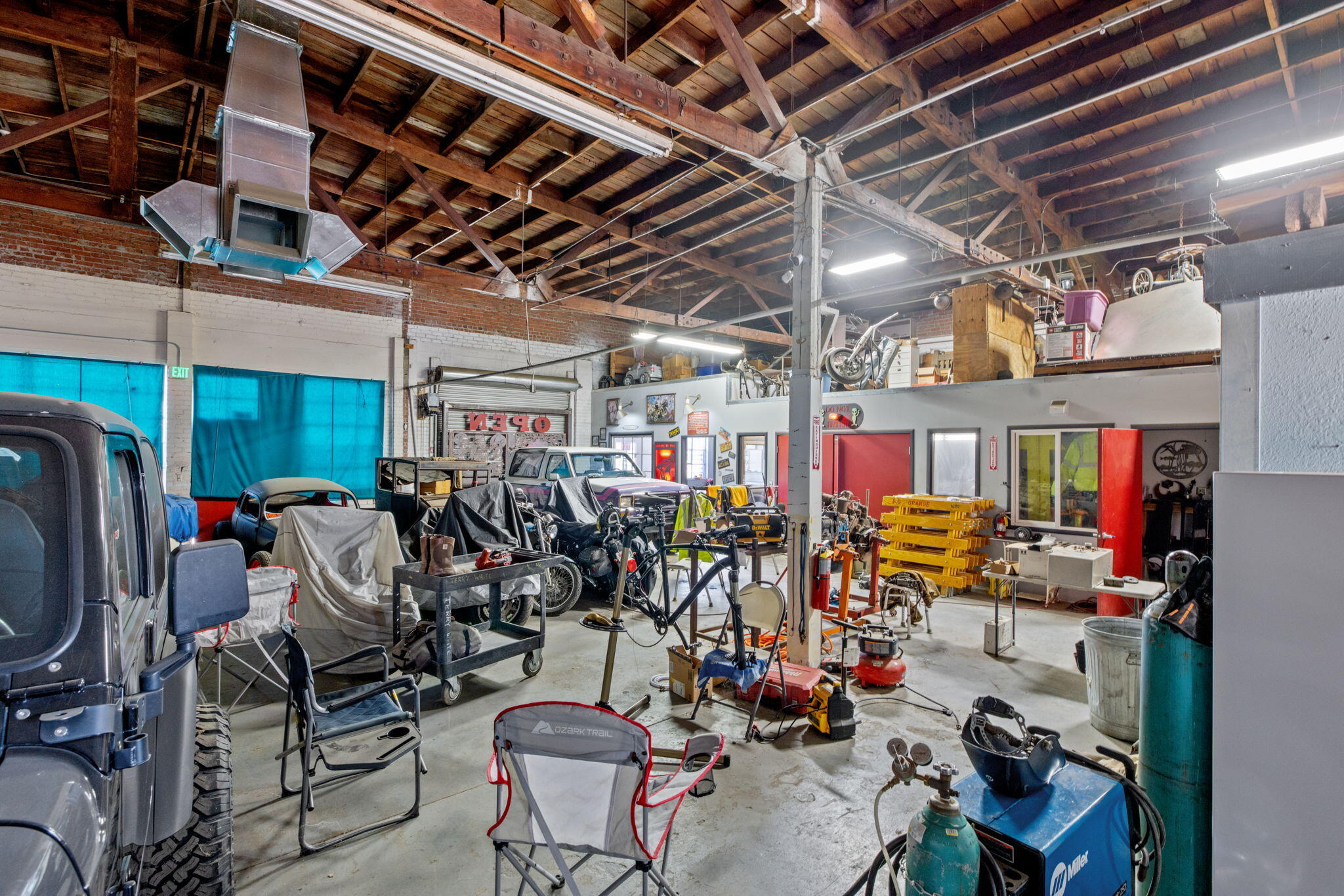 1417 W Murray Ave, Visalia, CA 93291