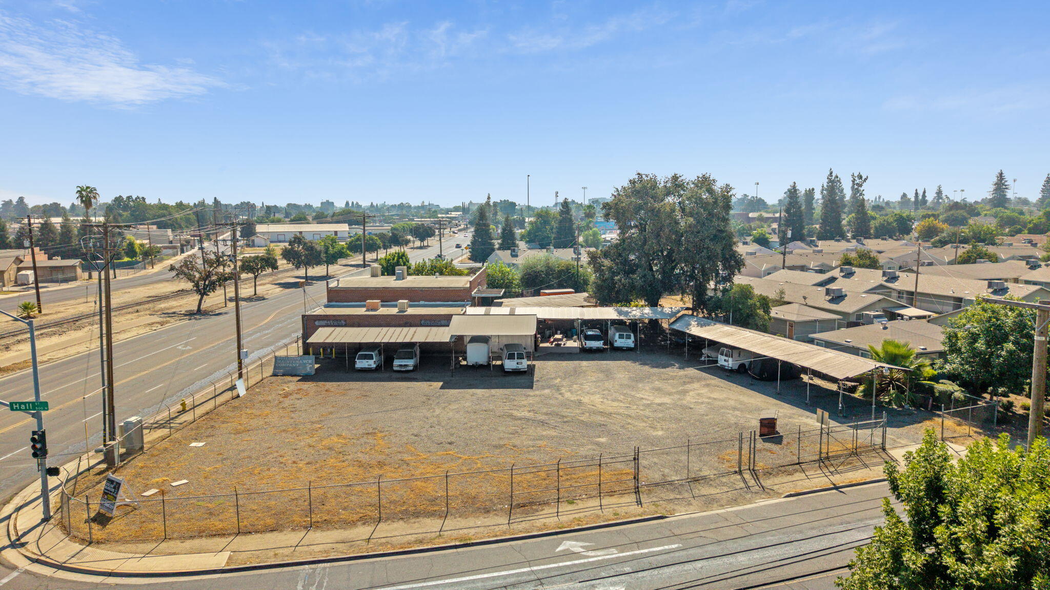 1417 W Murray Ave, Visalia, CA 93291