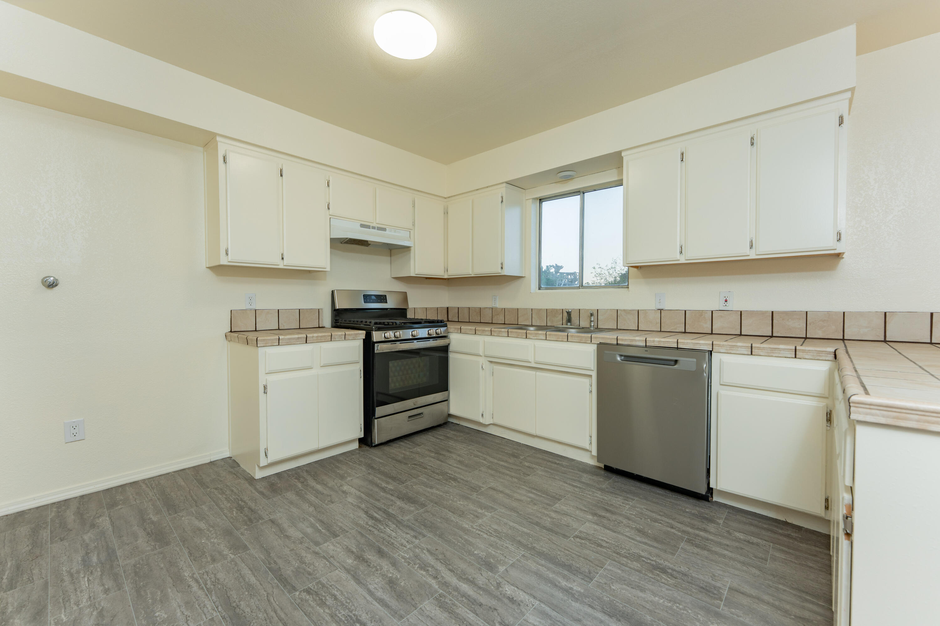 22284 Avenue 154, Porterville, CA 93257