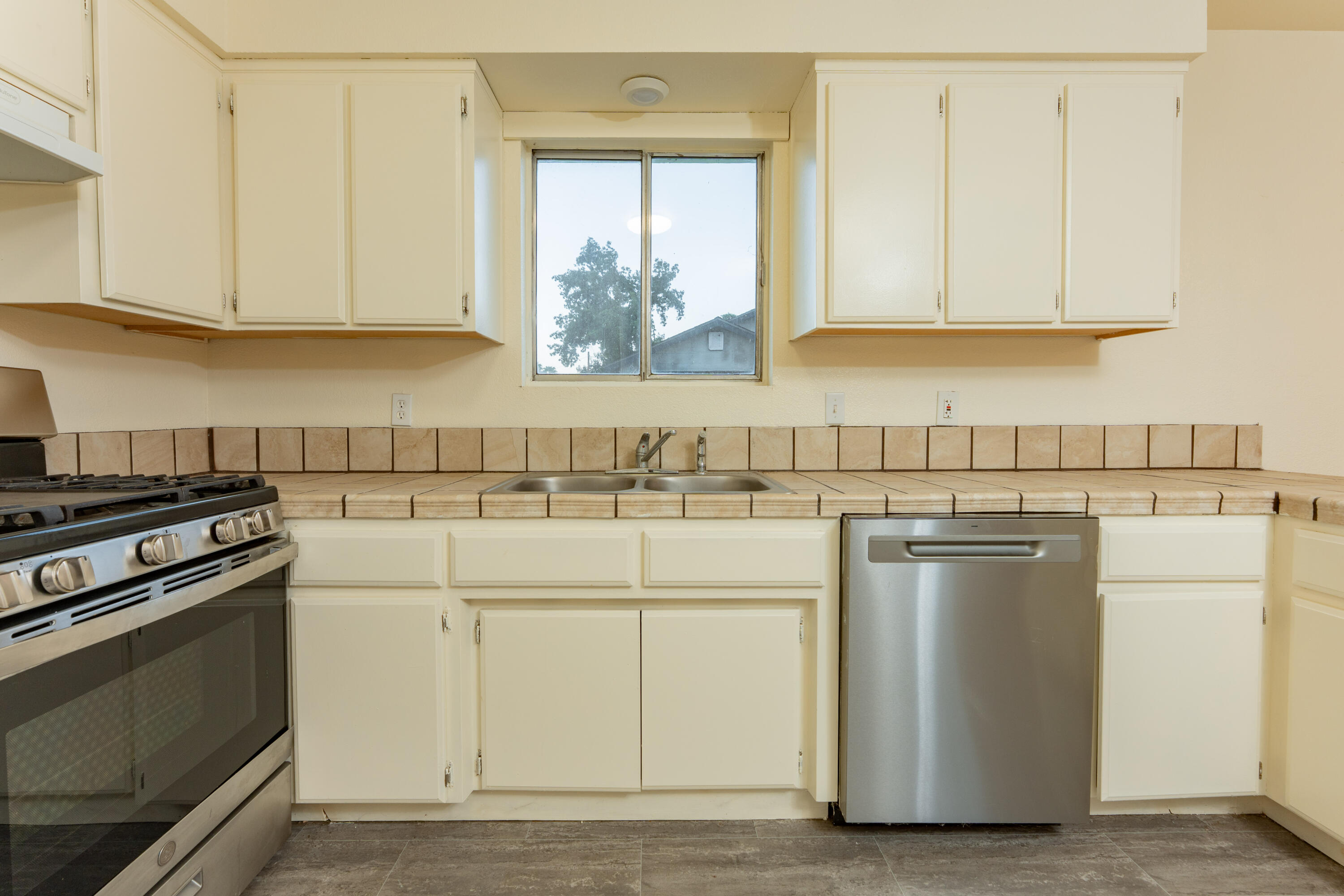 22284 Avenue 154, Porterville, CA 93257