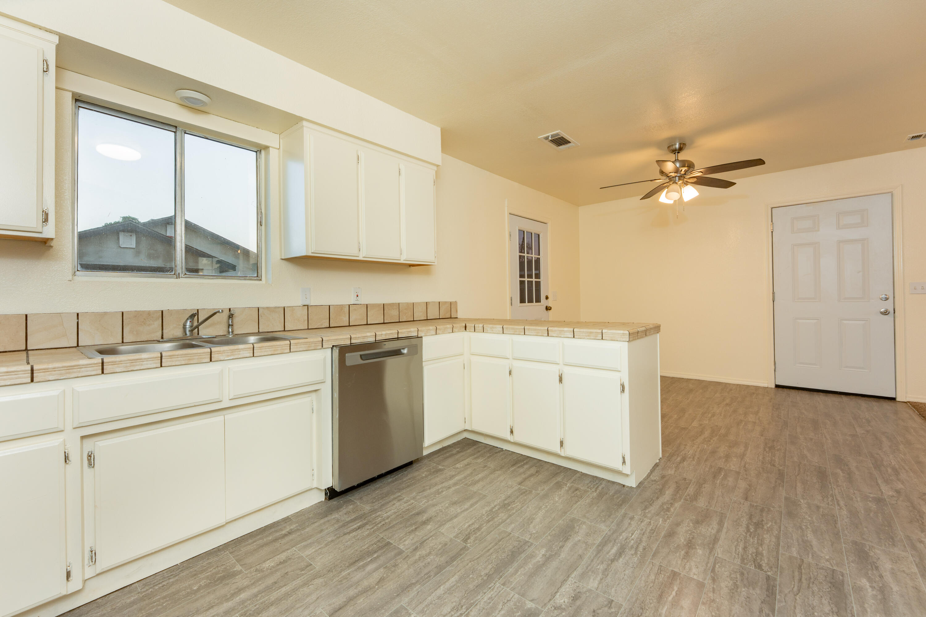 22284 Avenue 154, Porterville, CA 93257