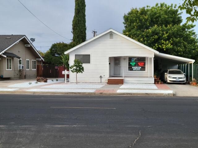340 N K St, Dinuba, CA 93618