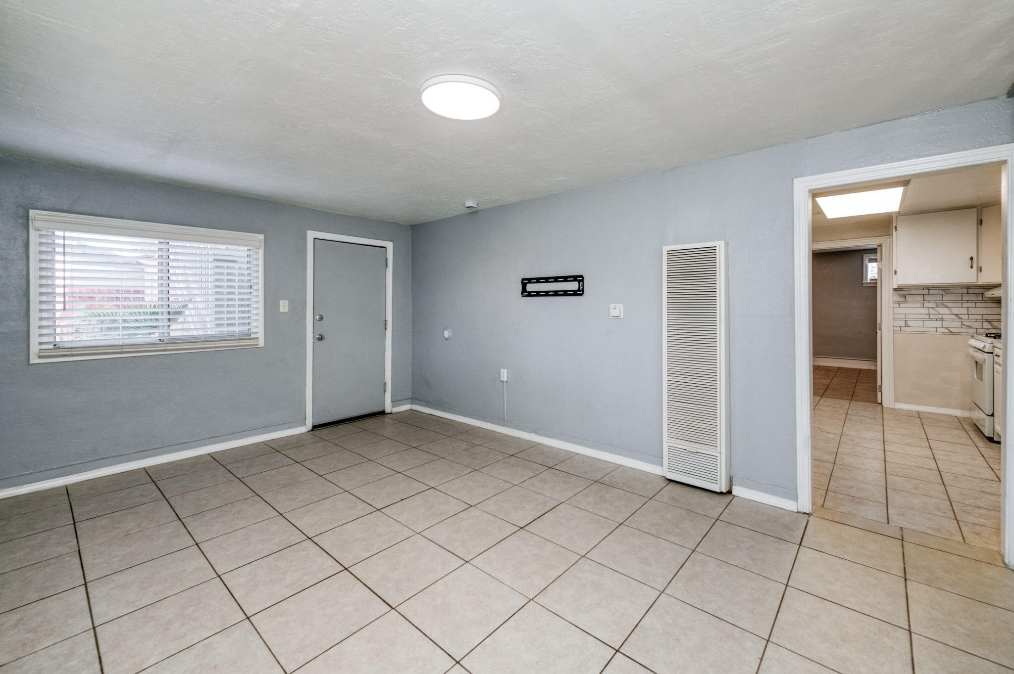 340 N K St, Dinuba, CA 93618