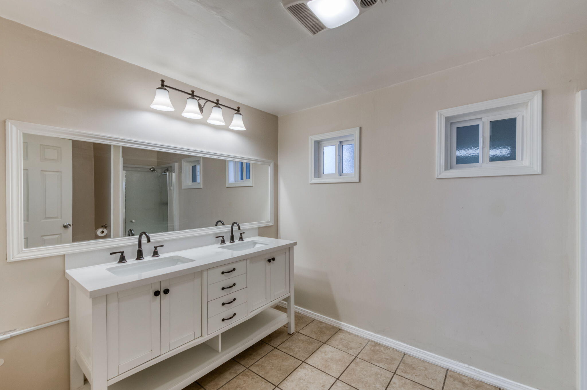340 N K St, Dinuba, CA 93618