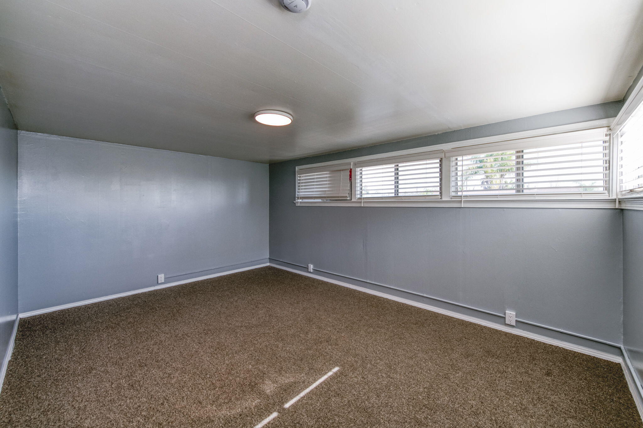 340 N K St, Dinuba, CA 93618