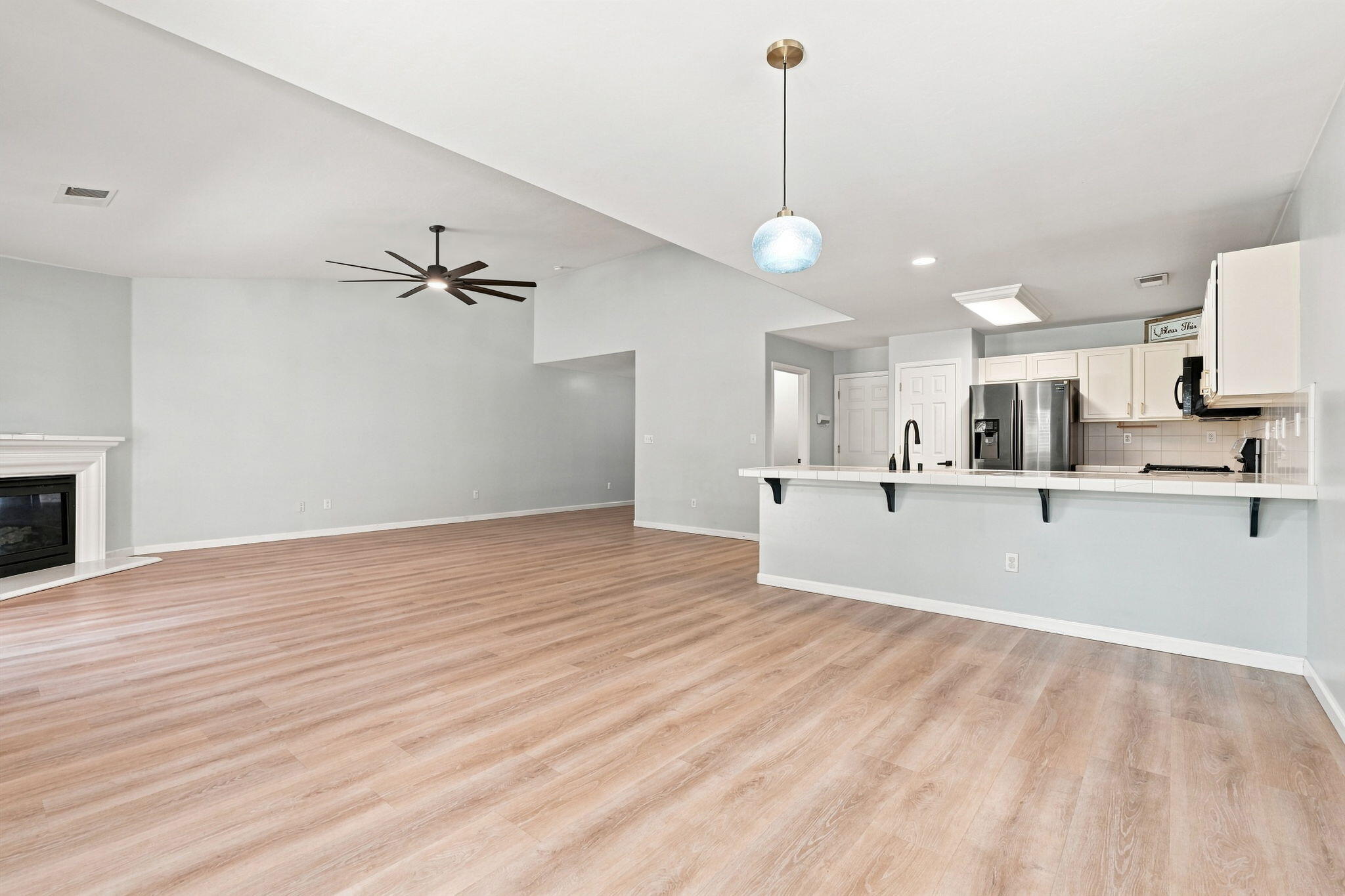 3038 N Linda Vista Ct, Visalia, CA 93291