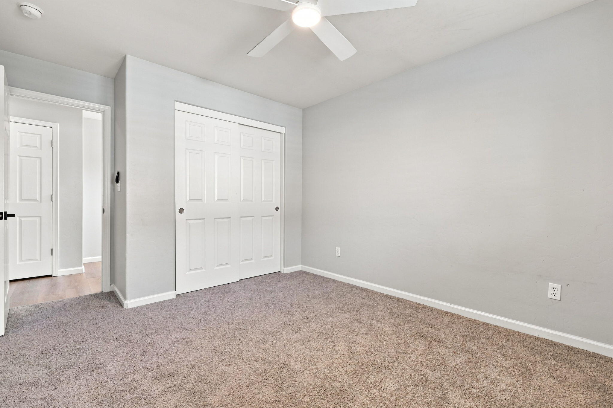 3038 N Linda Vista Ct, Visalia, CA 93291