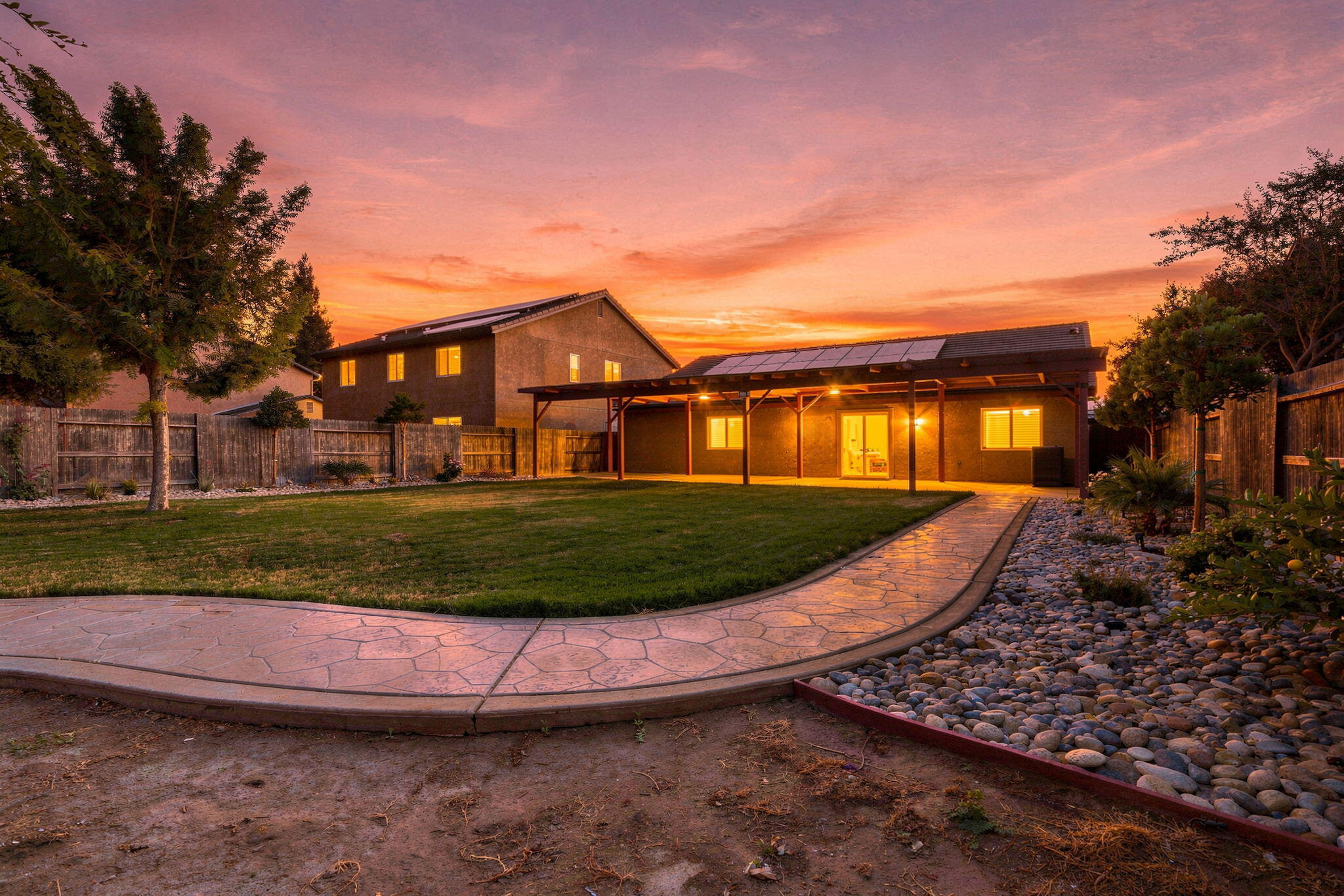 3038 N Linda Vista Ct, Visalia, CA 93291