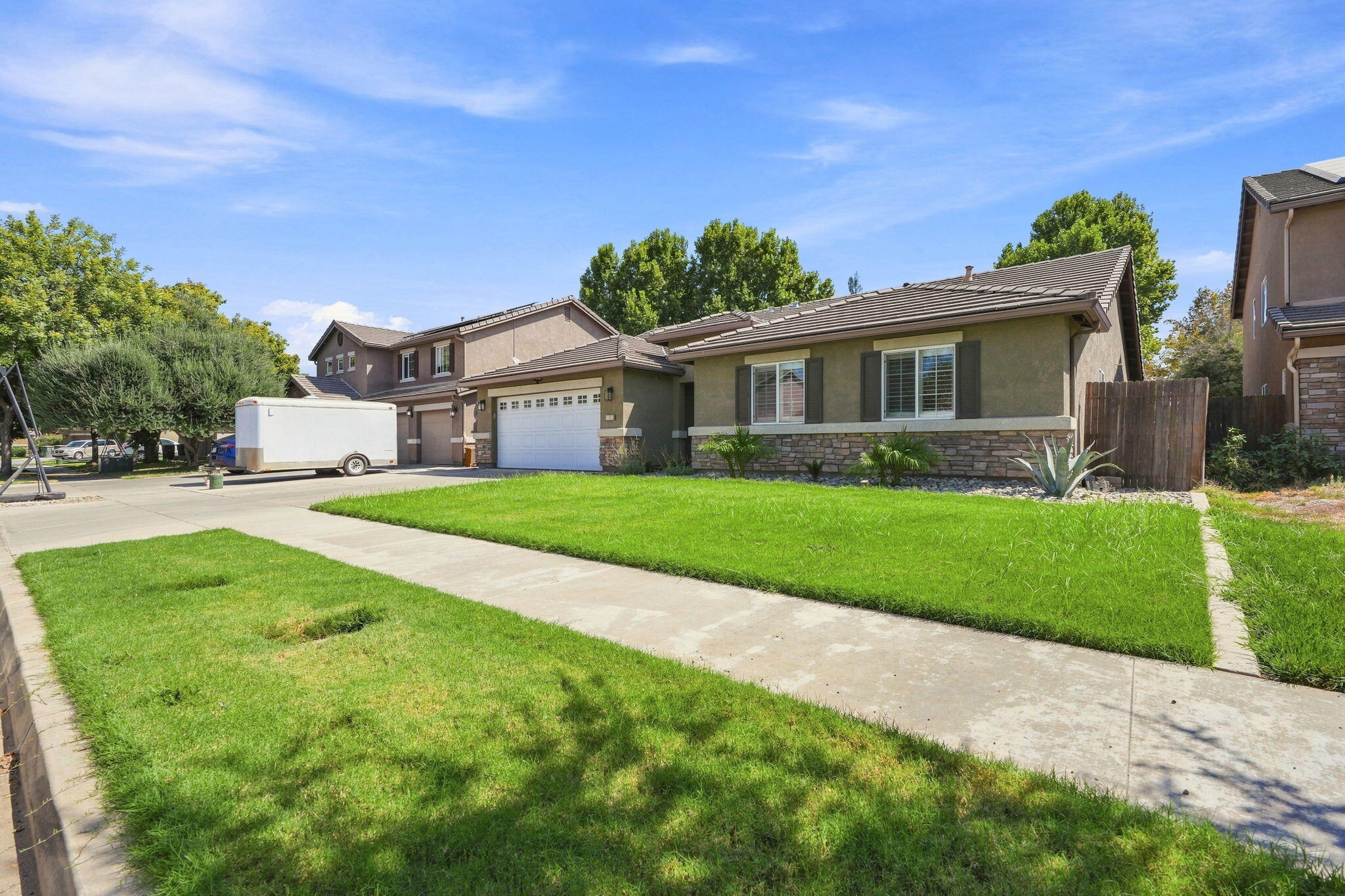 3038 N Linda Vista Ct, Visalia, CA 93291