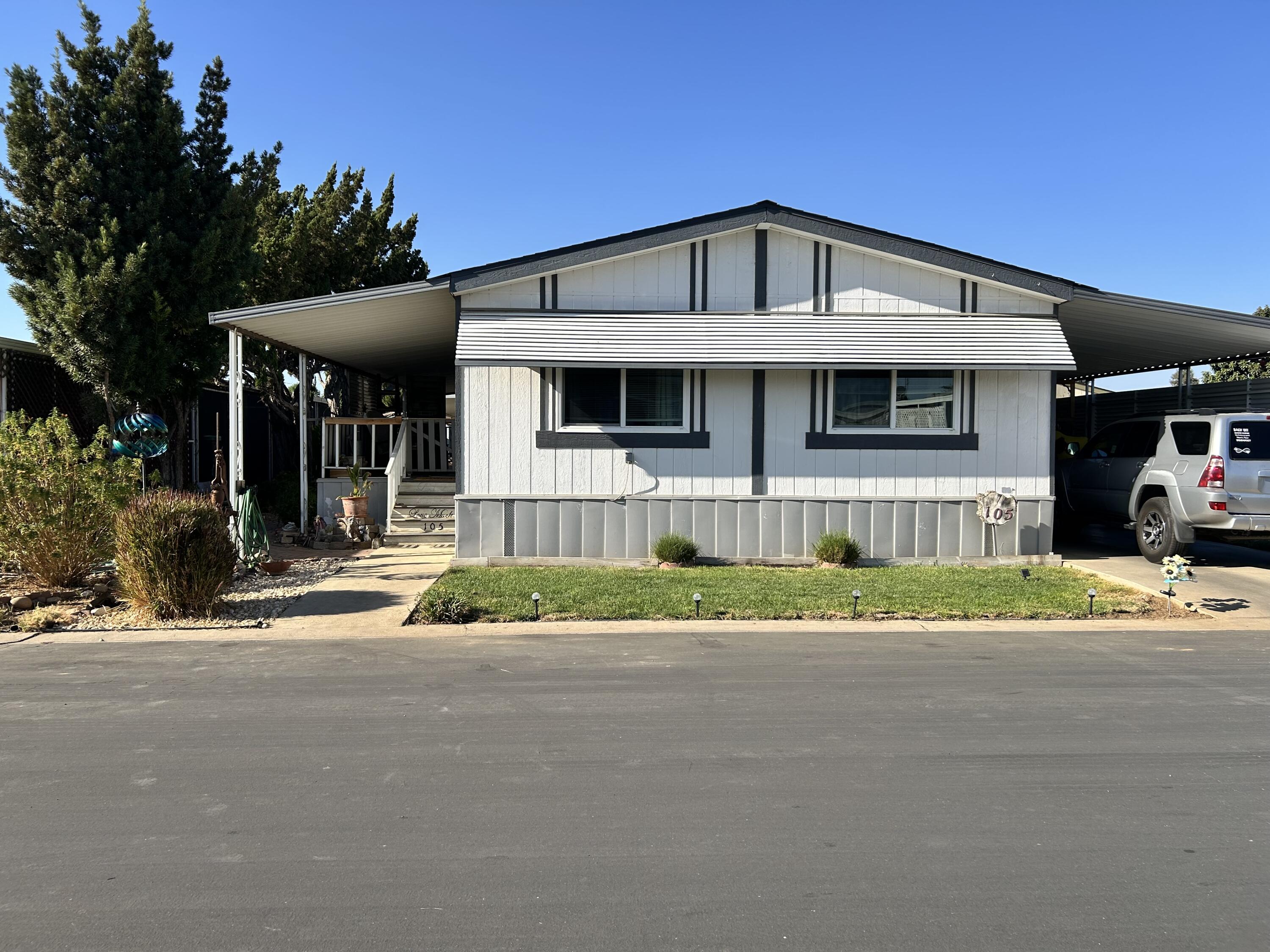 314 N Albert Ave #105, Exeter, CA 93221