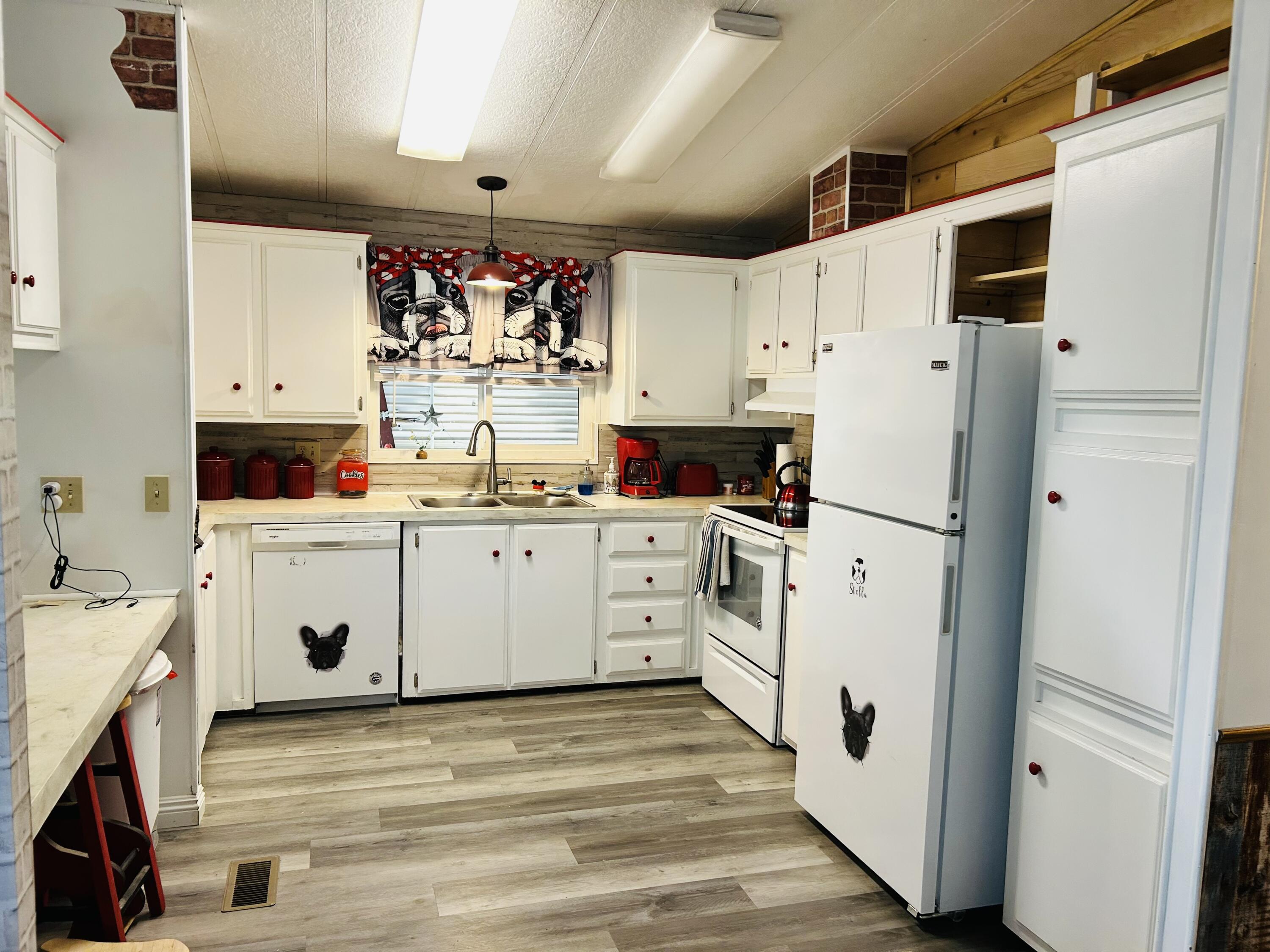 314 N Albert Ave #105, Exeter, CA 93221