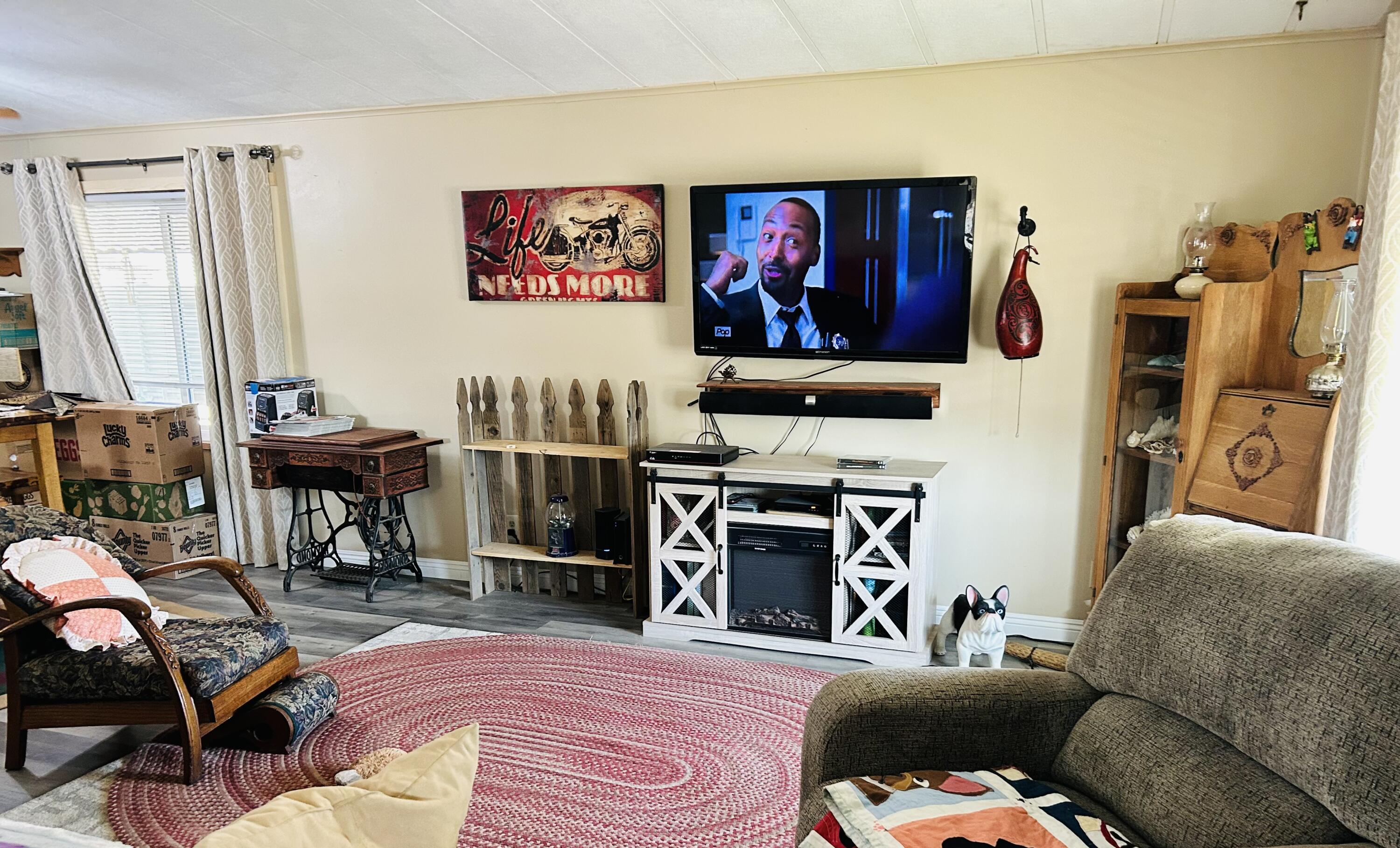 314 N Albert Ave #105, Exeter, CA 93221