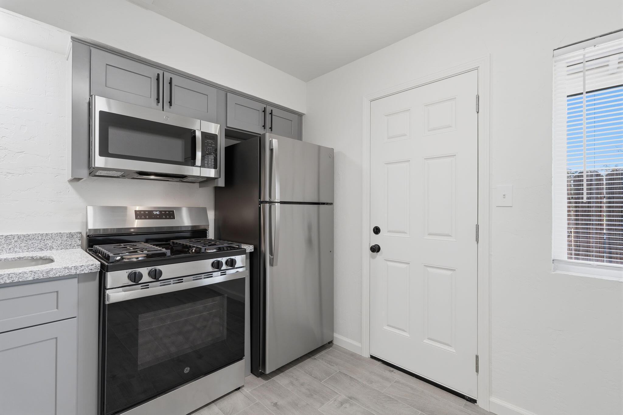 1506 N Cobb St, Porterville, CA 93257