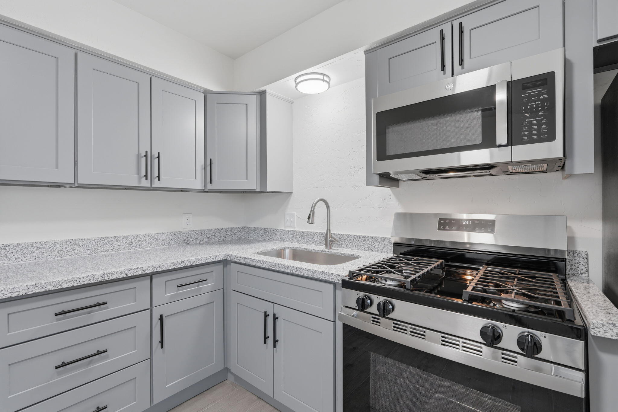 1506 N Cobb St, Porterville, CA 93257