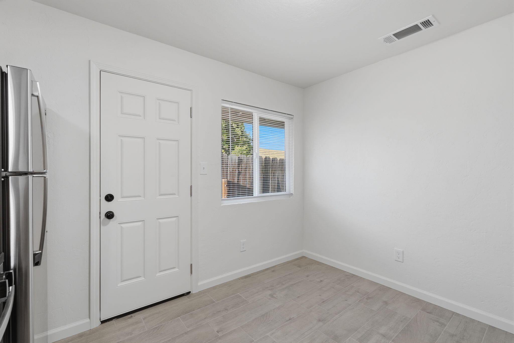1506 N Cobb St, Porterville, CA 93257