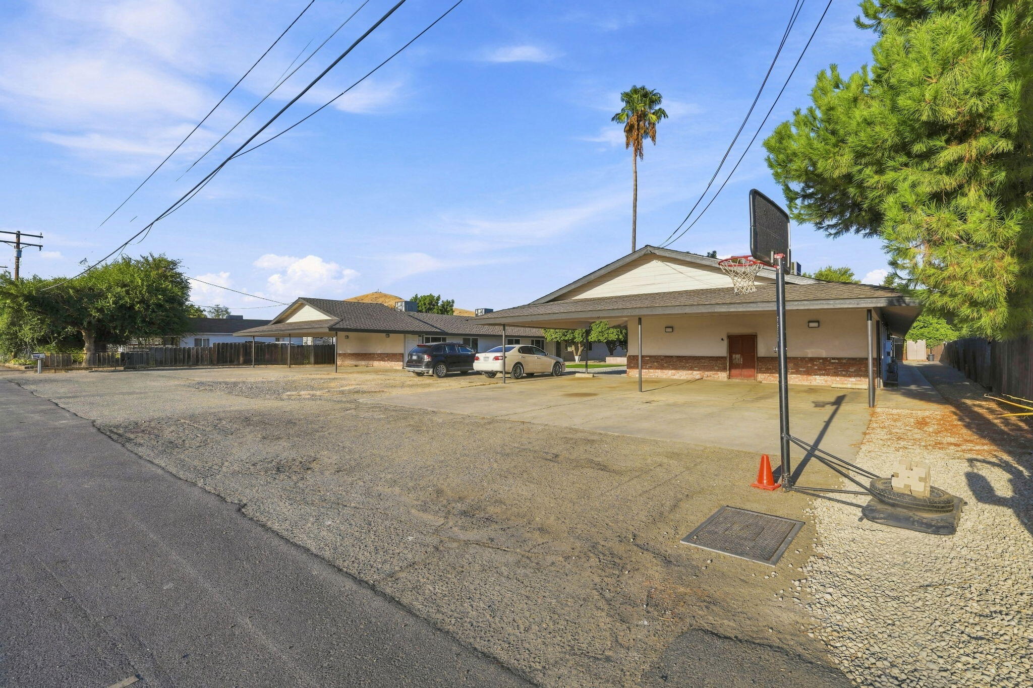 1506 N Cobb St, Porterville, CA 93257