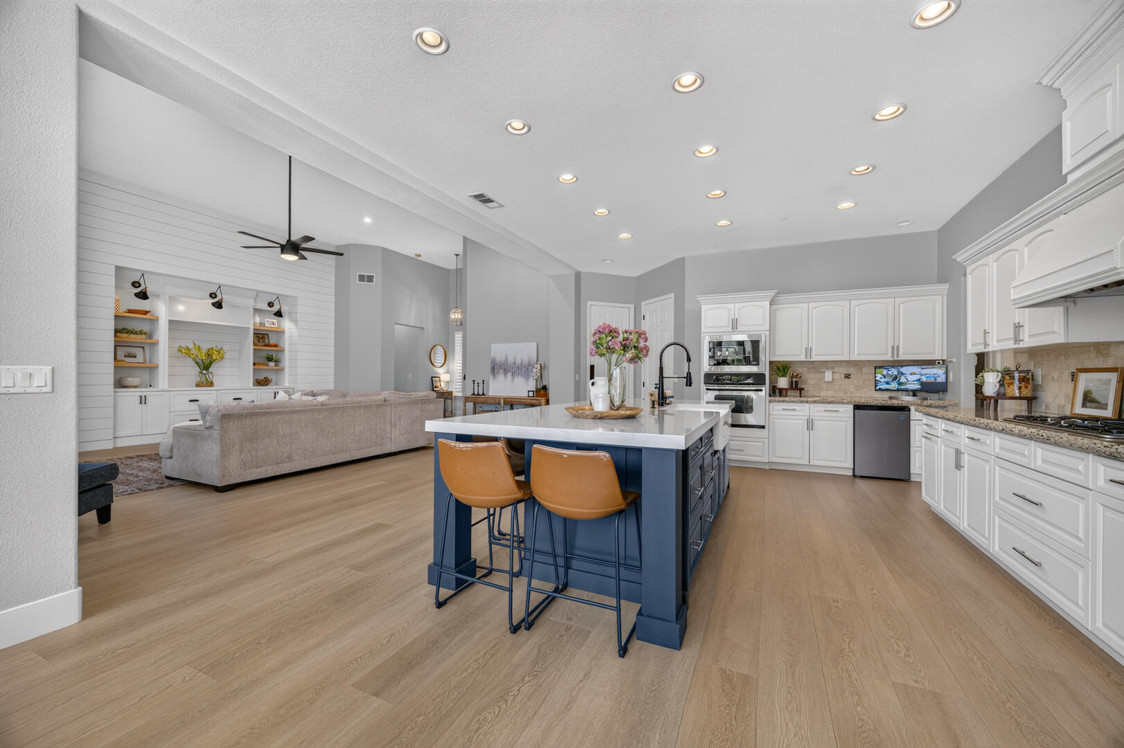 1945 N Greenfield Ave, Clovis, CA 93619
