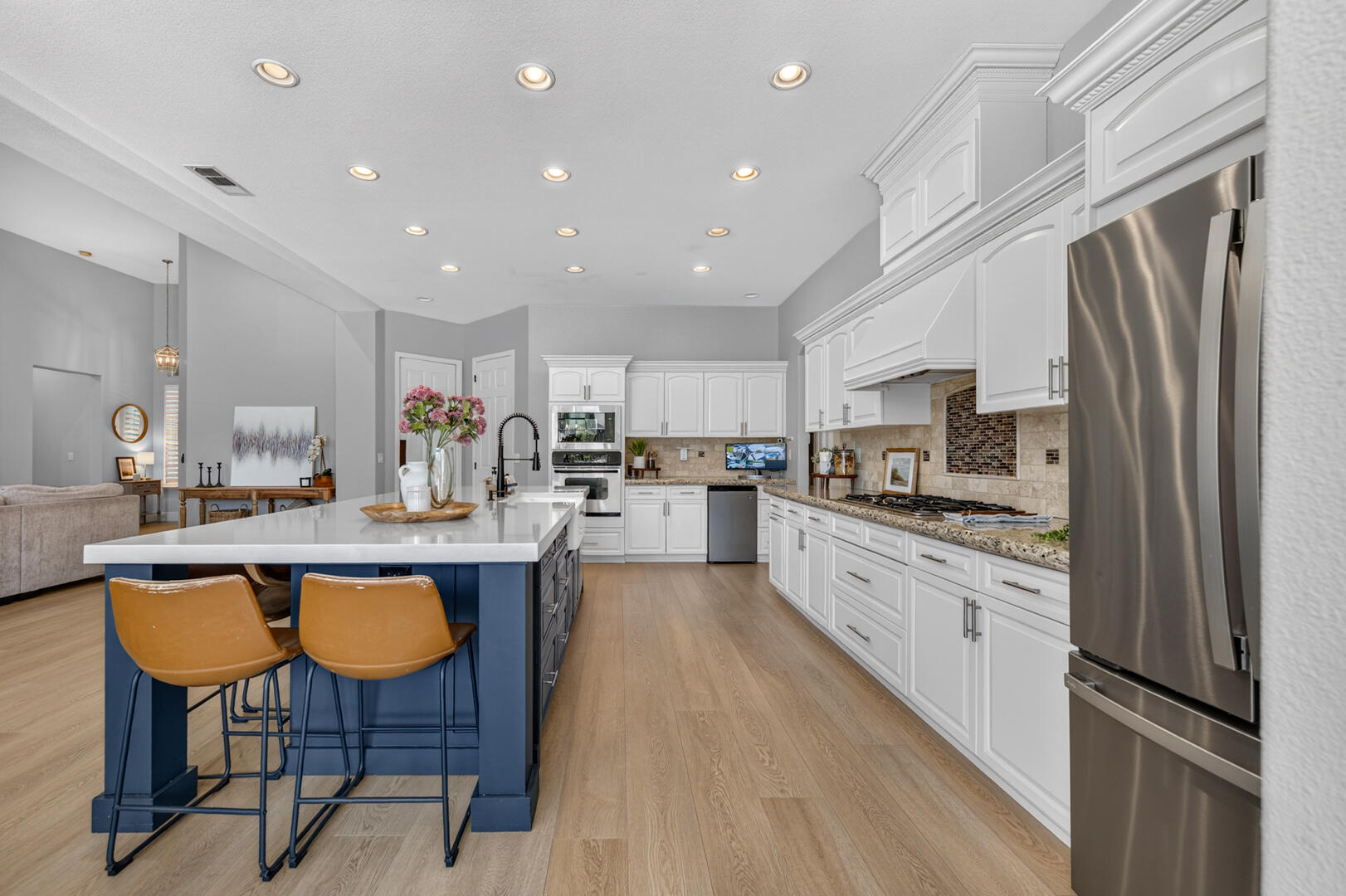 1945 N Greenfield Ave, Clovis, CA 93619