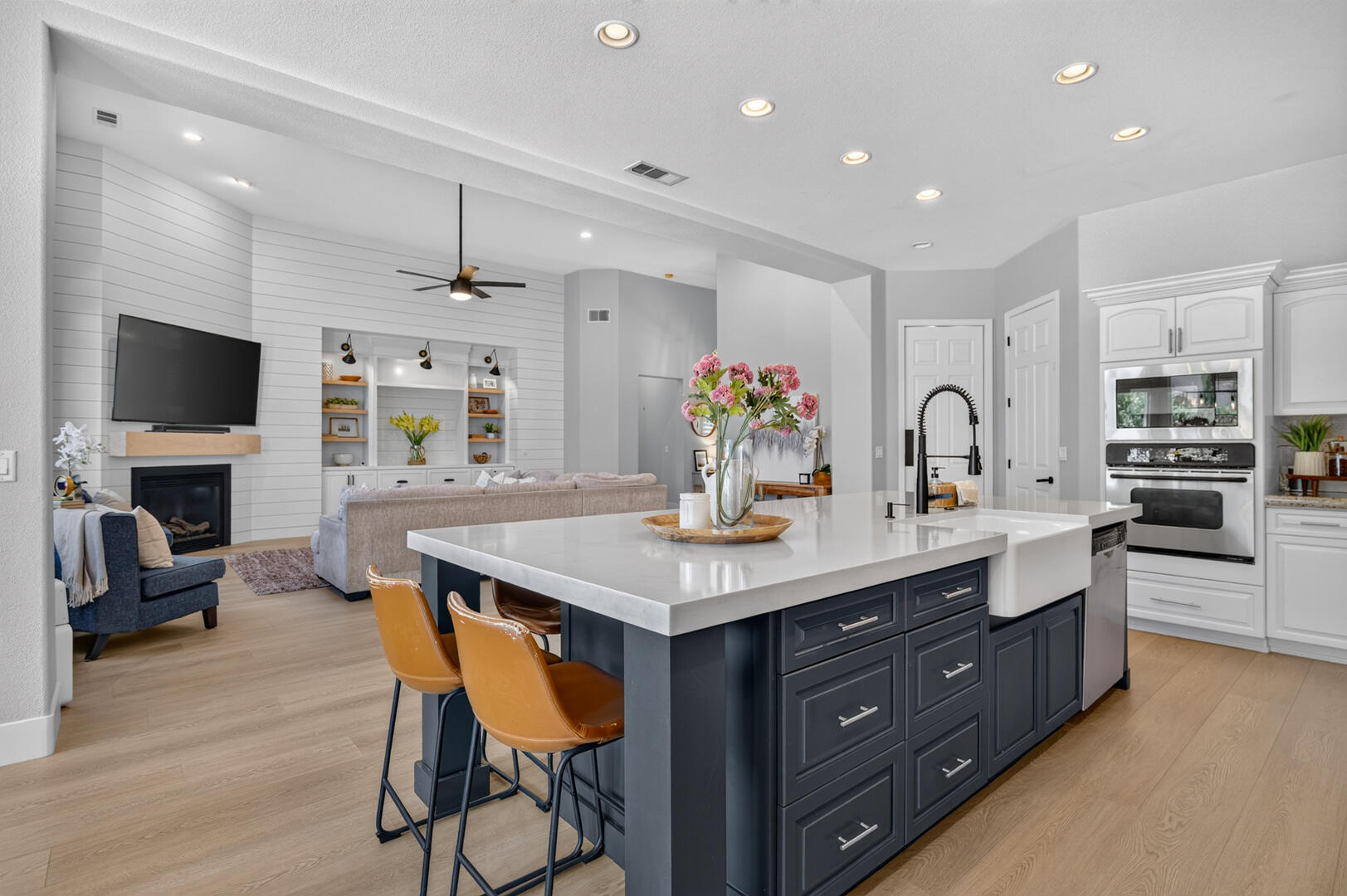 1945 N Greenfield Ave, Clovis, CA 93619