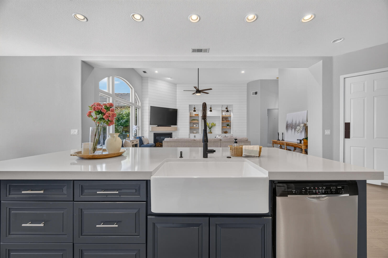 1945 N Greenfield Ave, Clovis, CA 93619