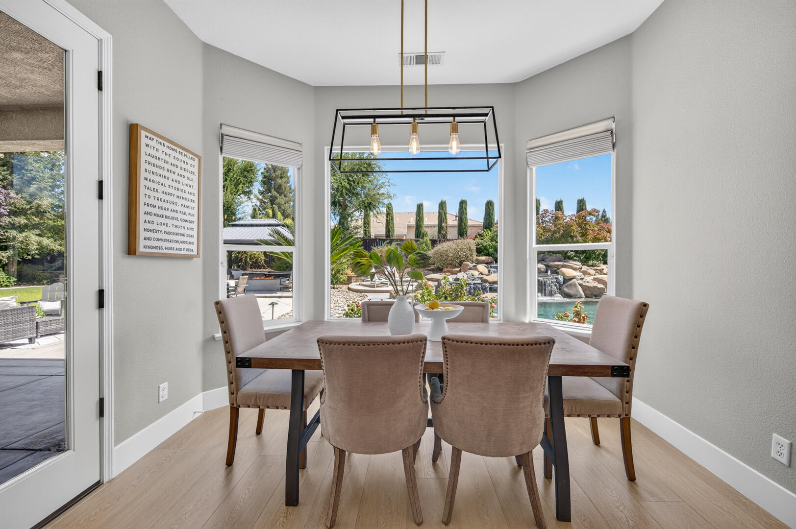 1945 N Greenfield Ave, Clovis, CA 93619