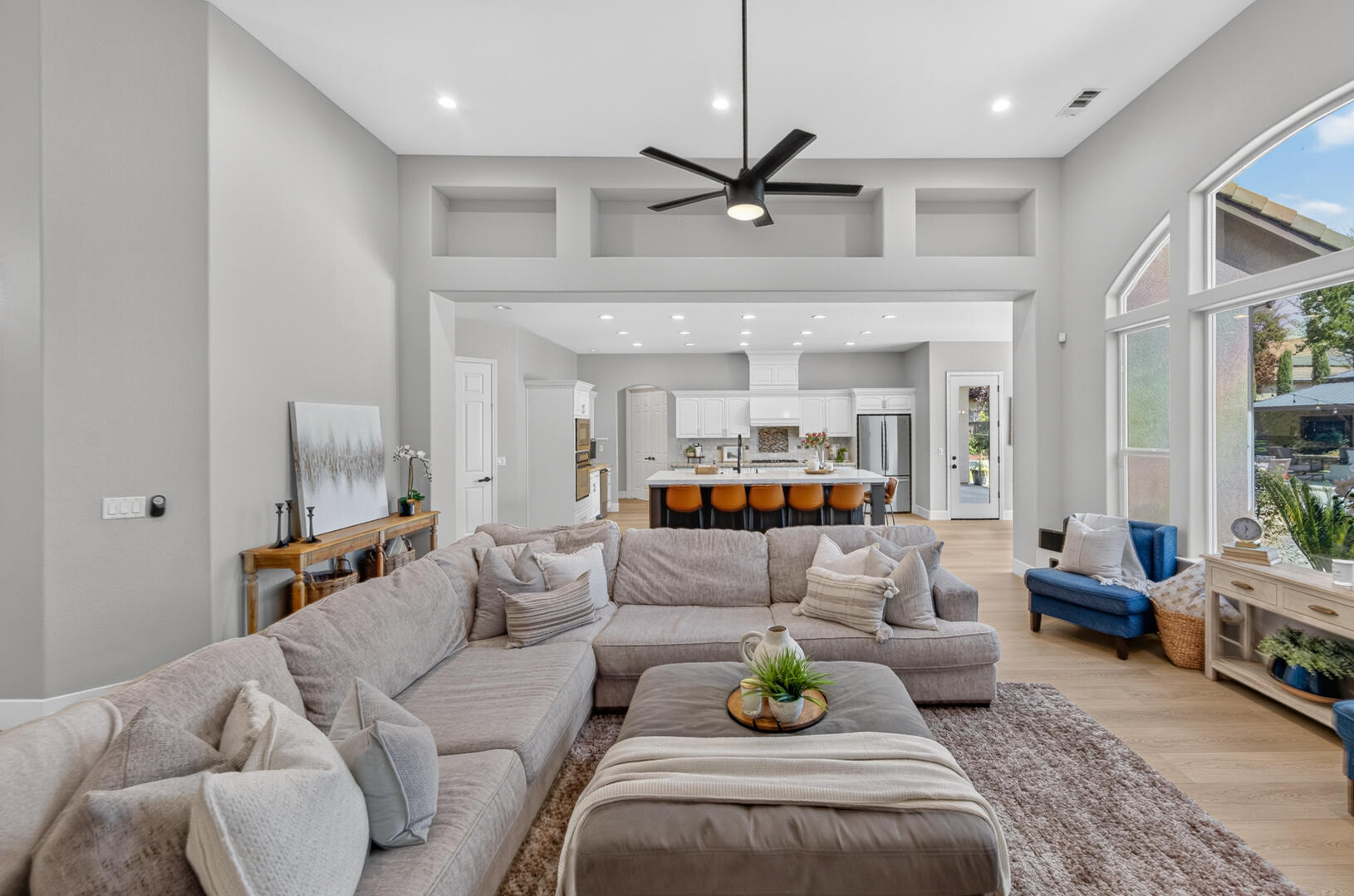 1945 N Greenfield Ave, Clovis, CA 93619