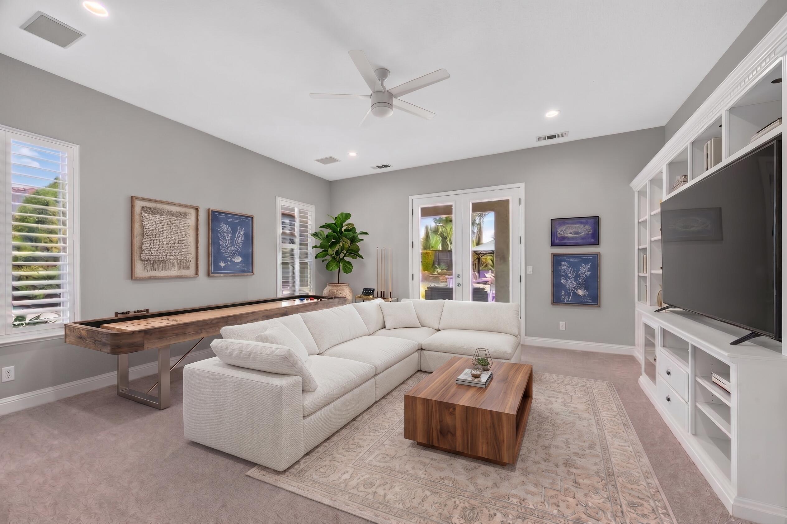 1945 N Greenfield Ave, Clovis, CA 93619