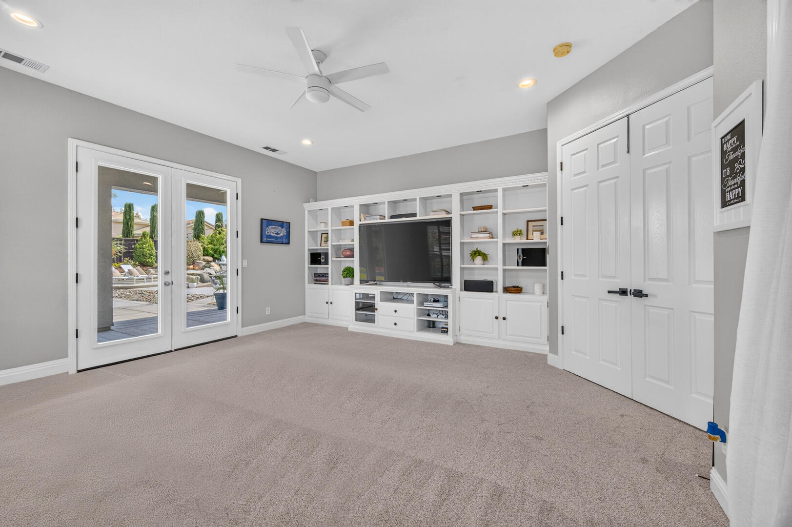 1945 N Greenfield Ave, Clovis, CA 93619