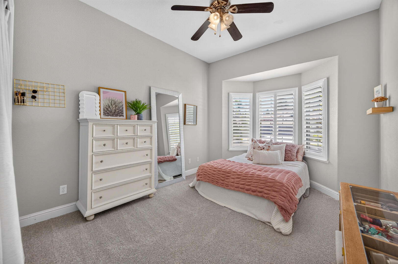 1945 N Greenfield Ave, Clovis, CA 93619