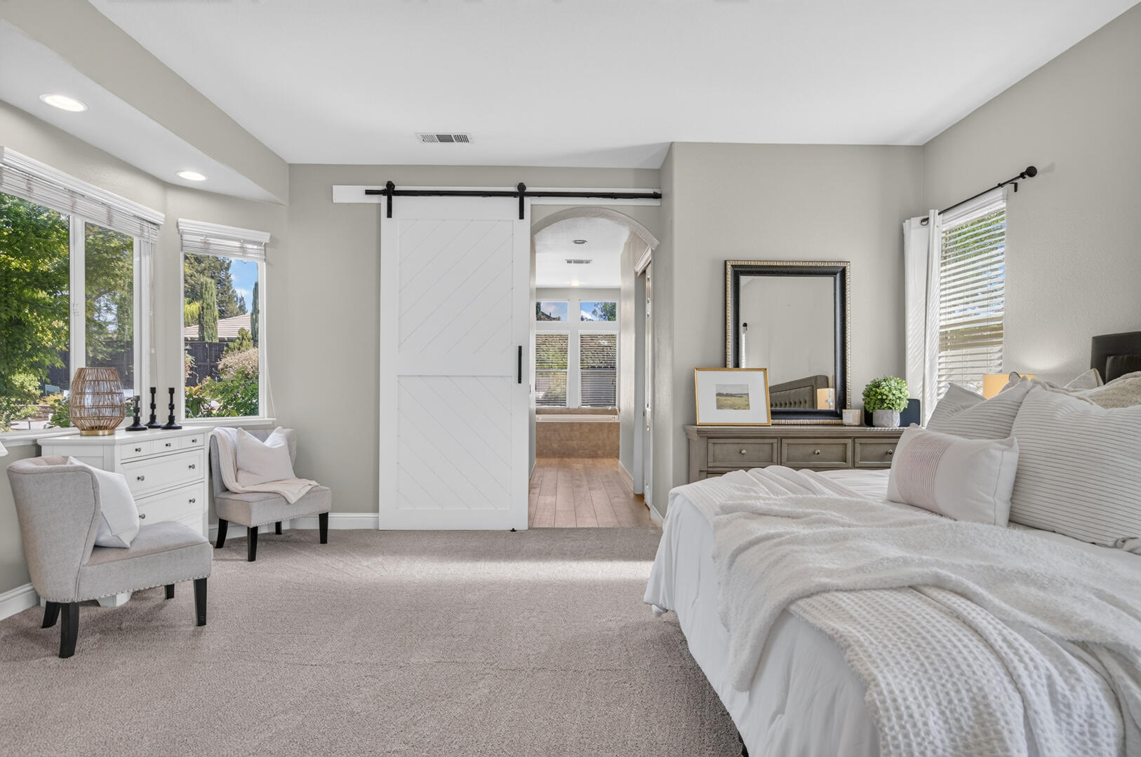 1945 N Greenfield Ave, Clovis, CA 93619