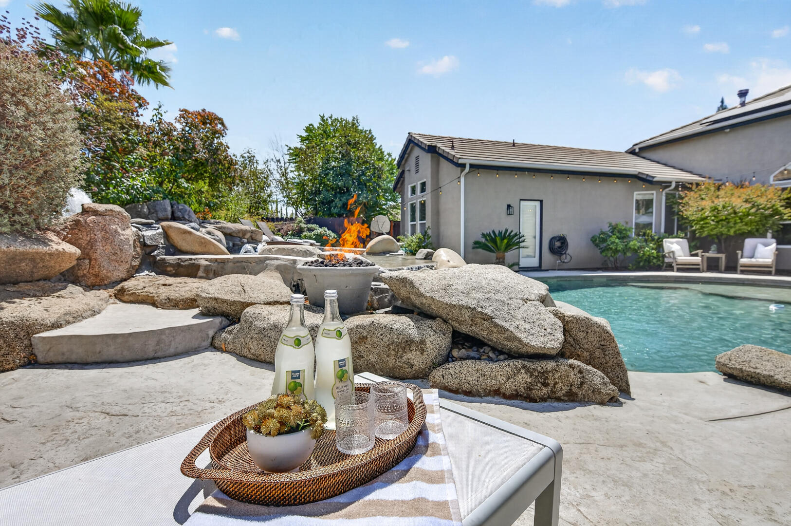 1945 N Greenfield Ave, Clovis, CA 93619