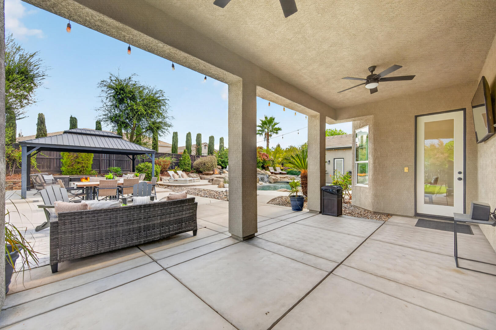 1945 N Greenfield Ave, Clovis, CA 93619