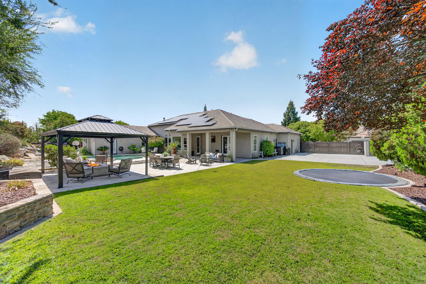 1945 N Greenfield Ave, Clovis, CA 93619