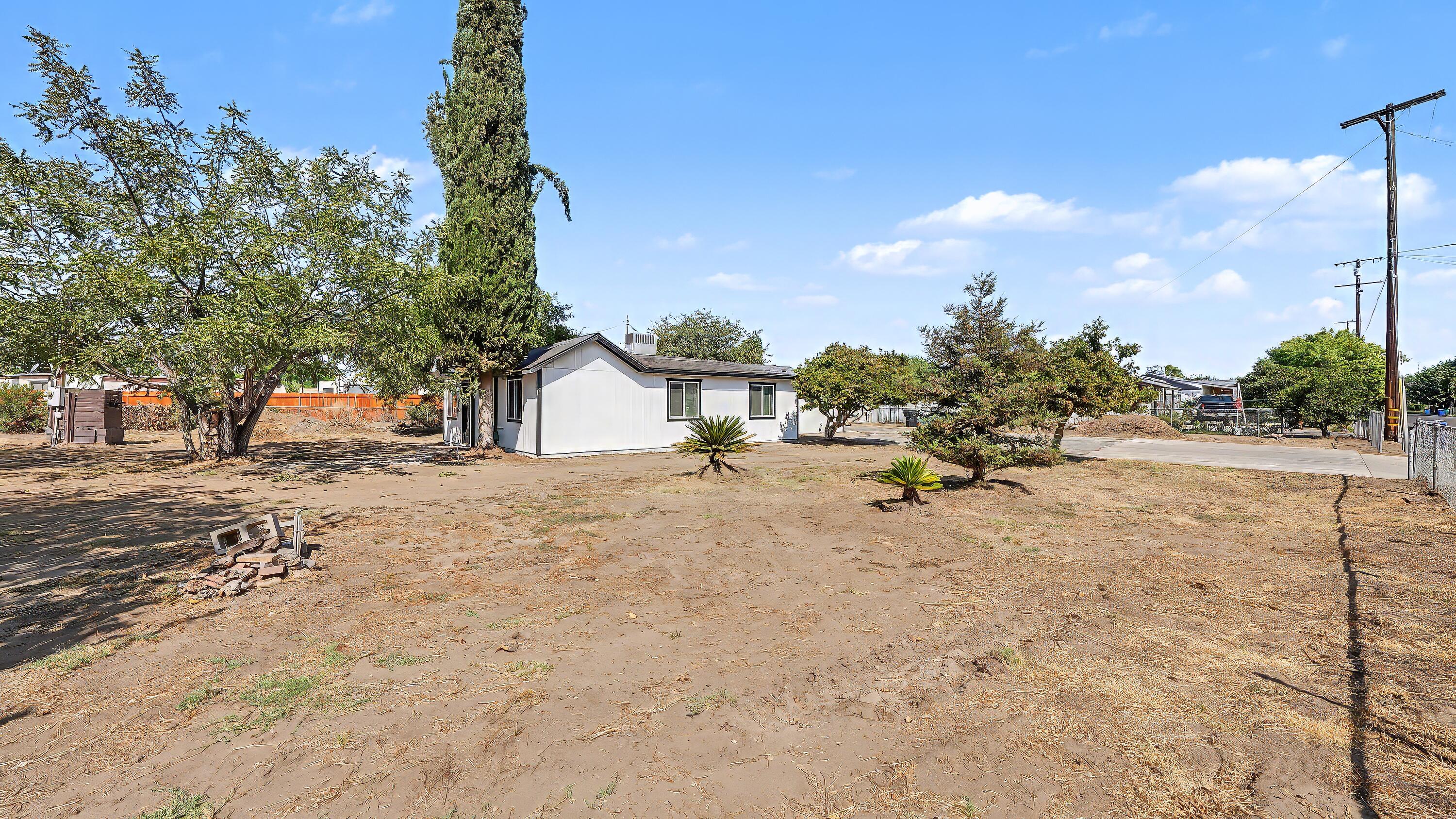 1060 W Belleview Ave, Porterville, CA 93257
