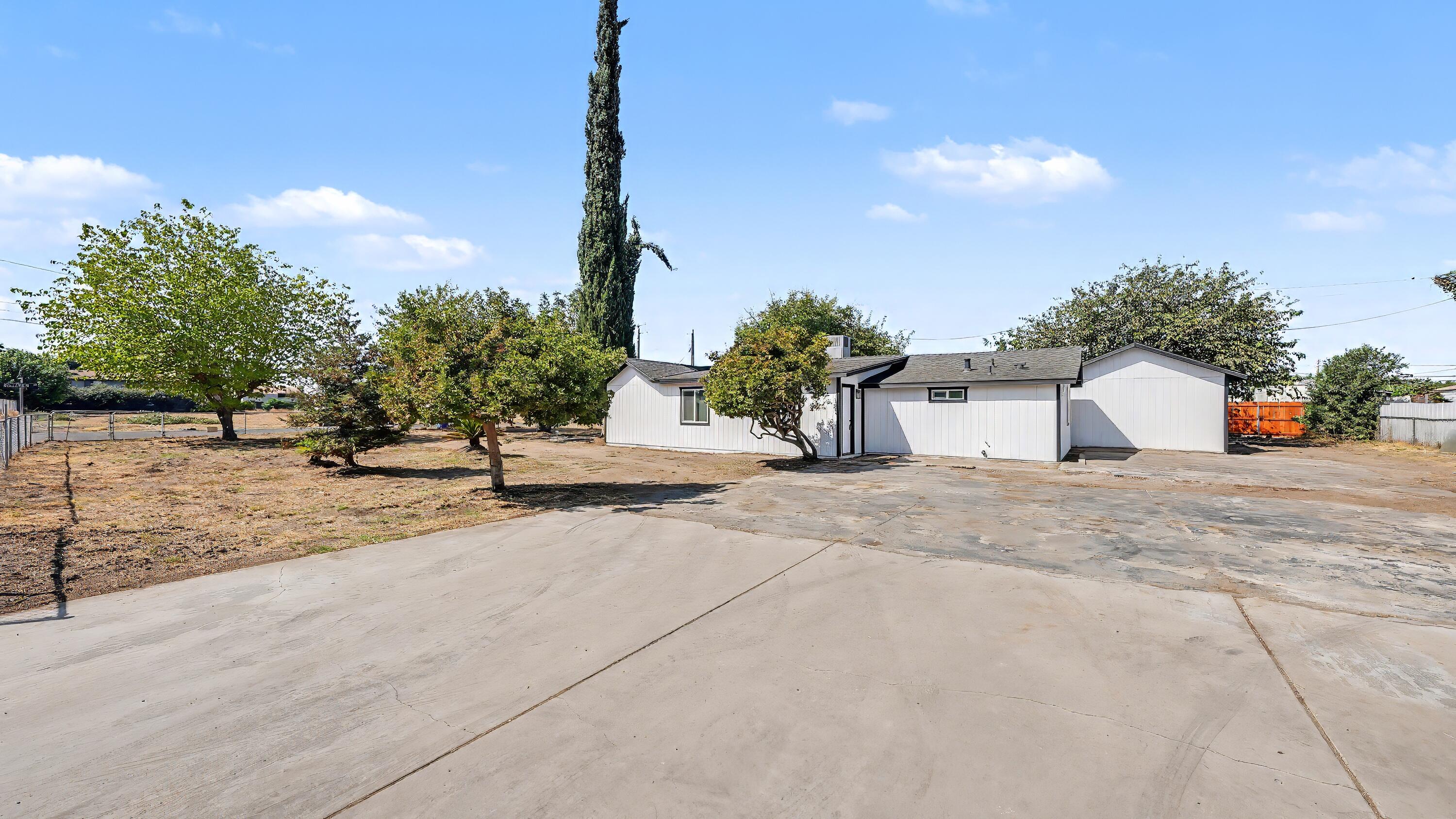 1060 W Belleview Ave, Porterville, CA 93257