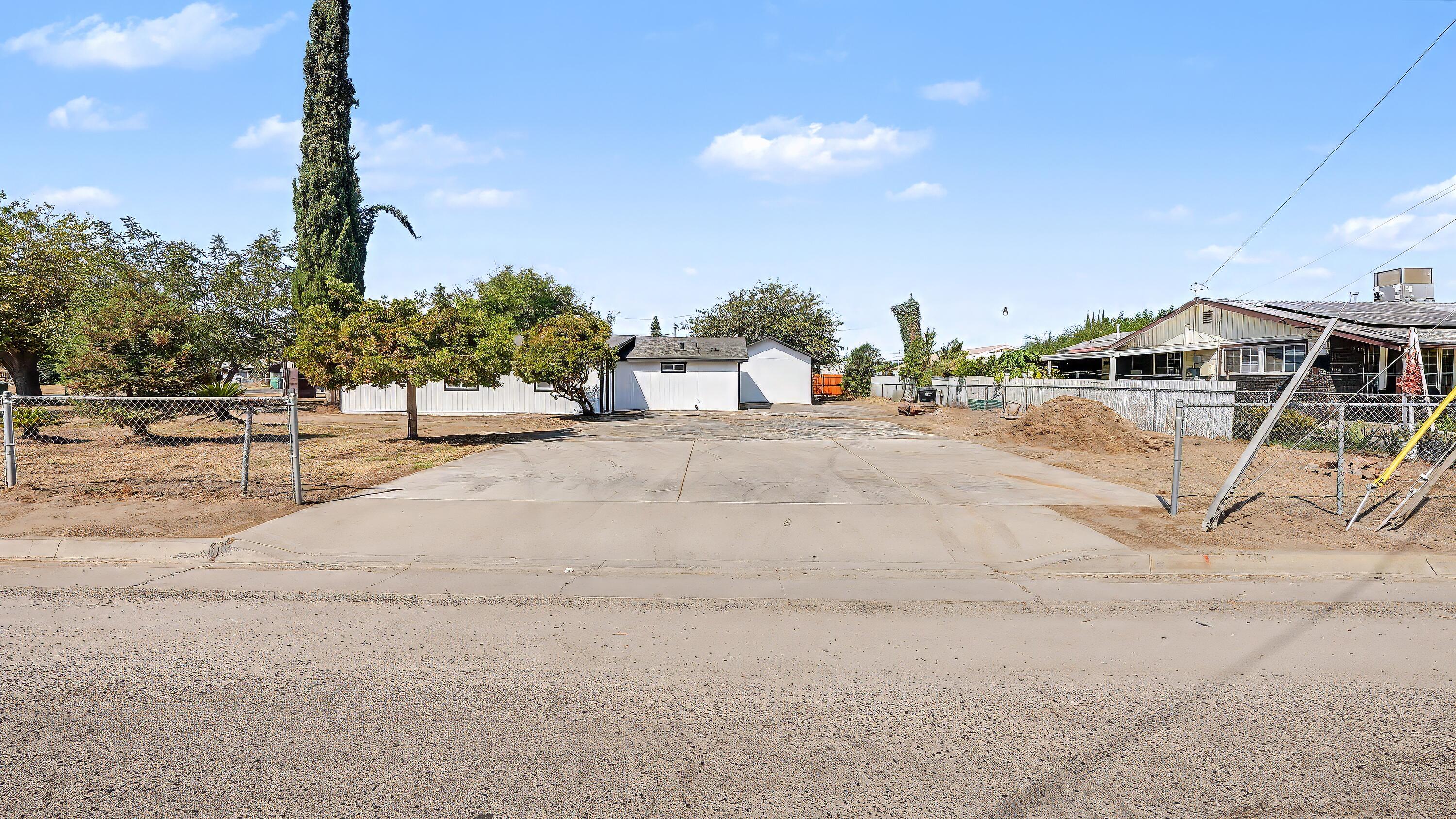 1060 W Belleview Ave, Porterville, CA 93257