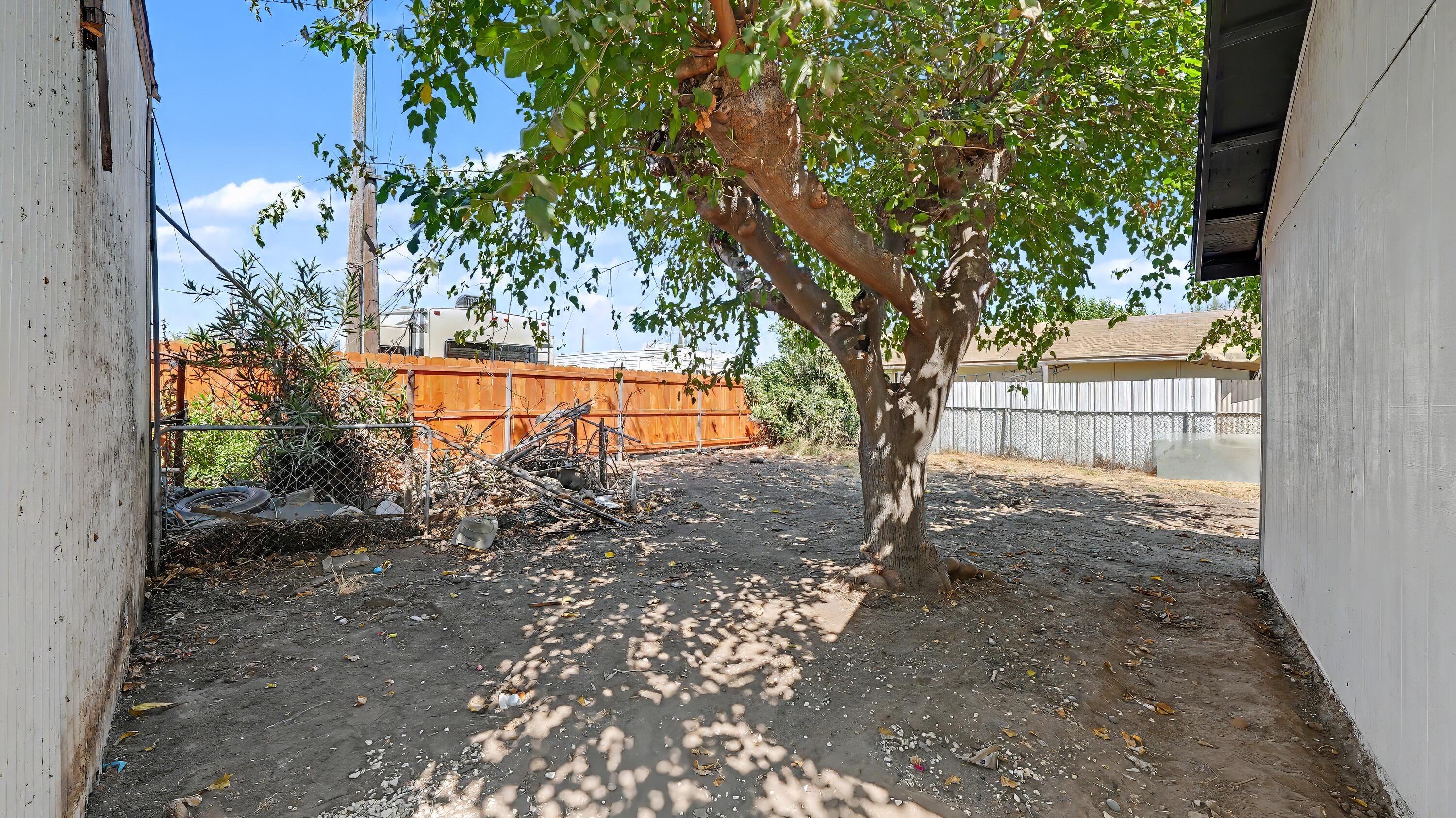 1060 W Belleview Ave, Porterville, CA 93257