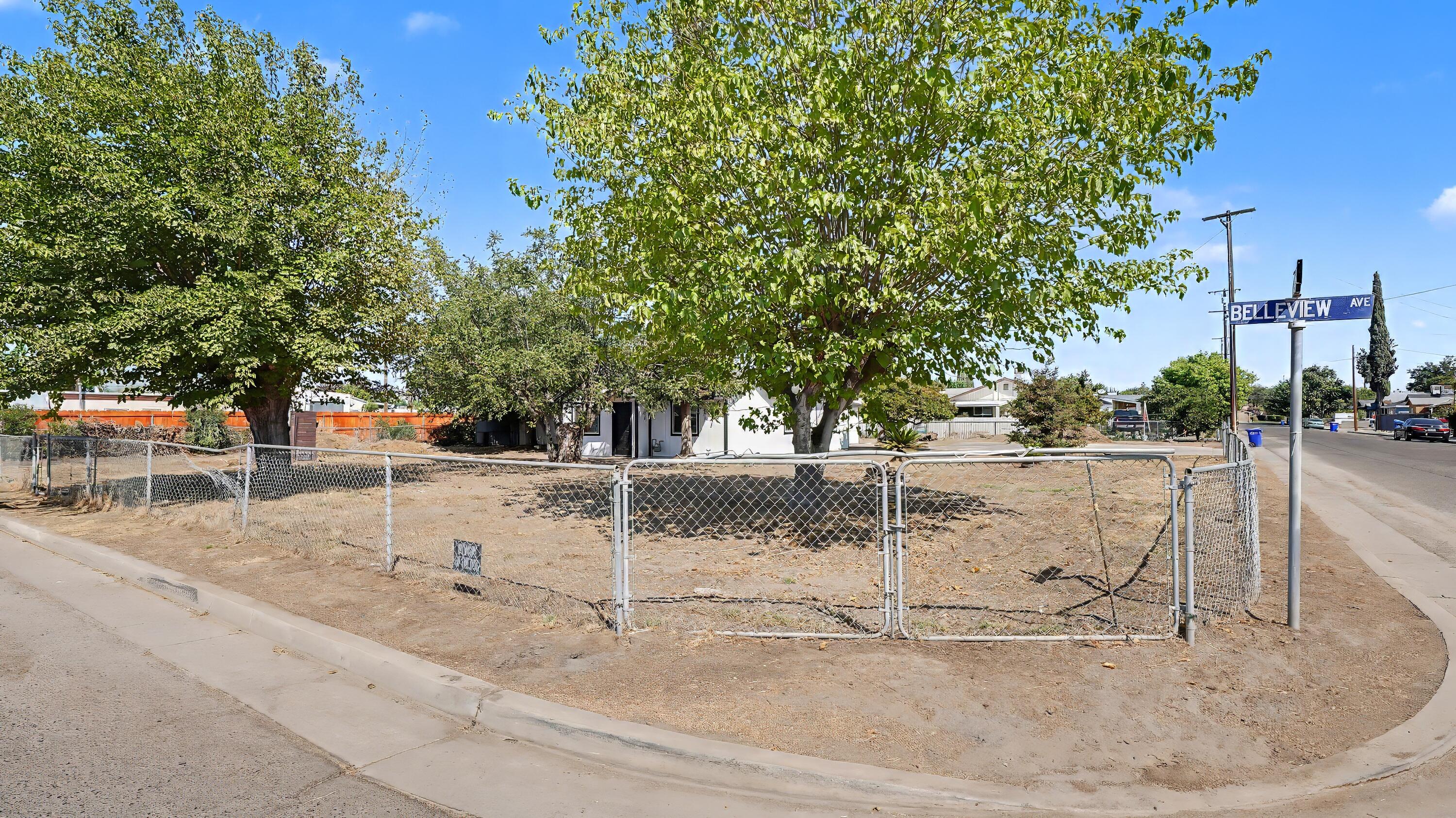 1060 W Belleview Ave, Porterville, CA 93257