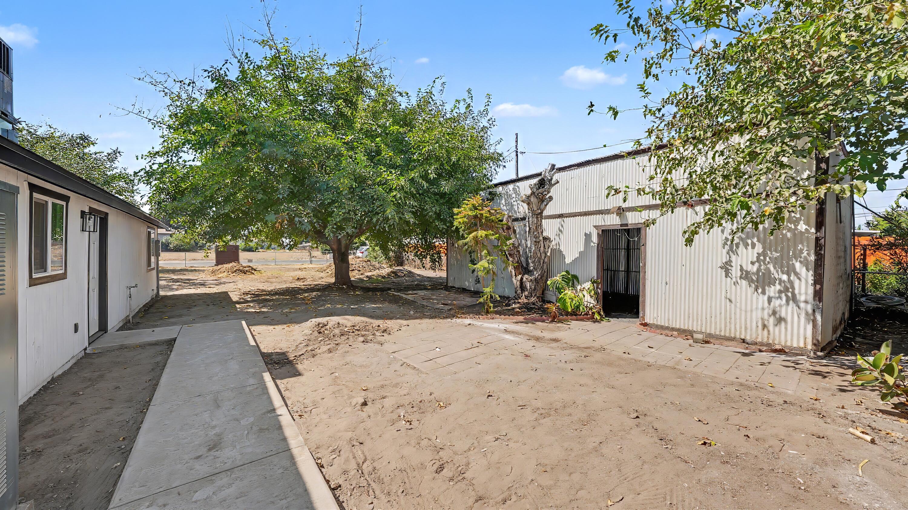 1060 W Belleview Ave, Porterville, CA 93257